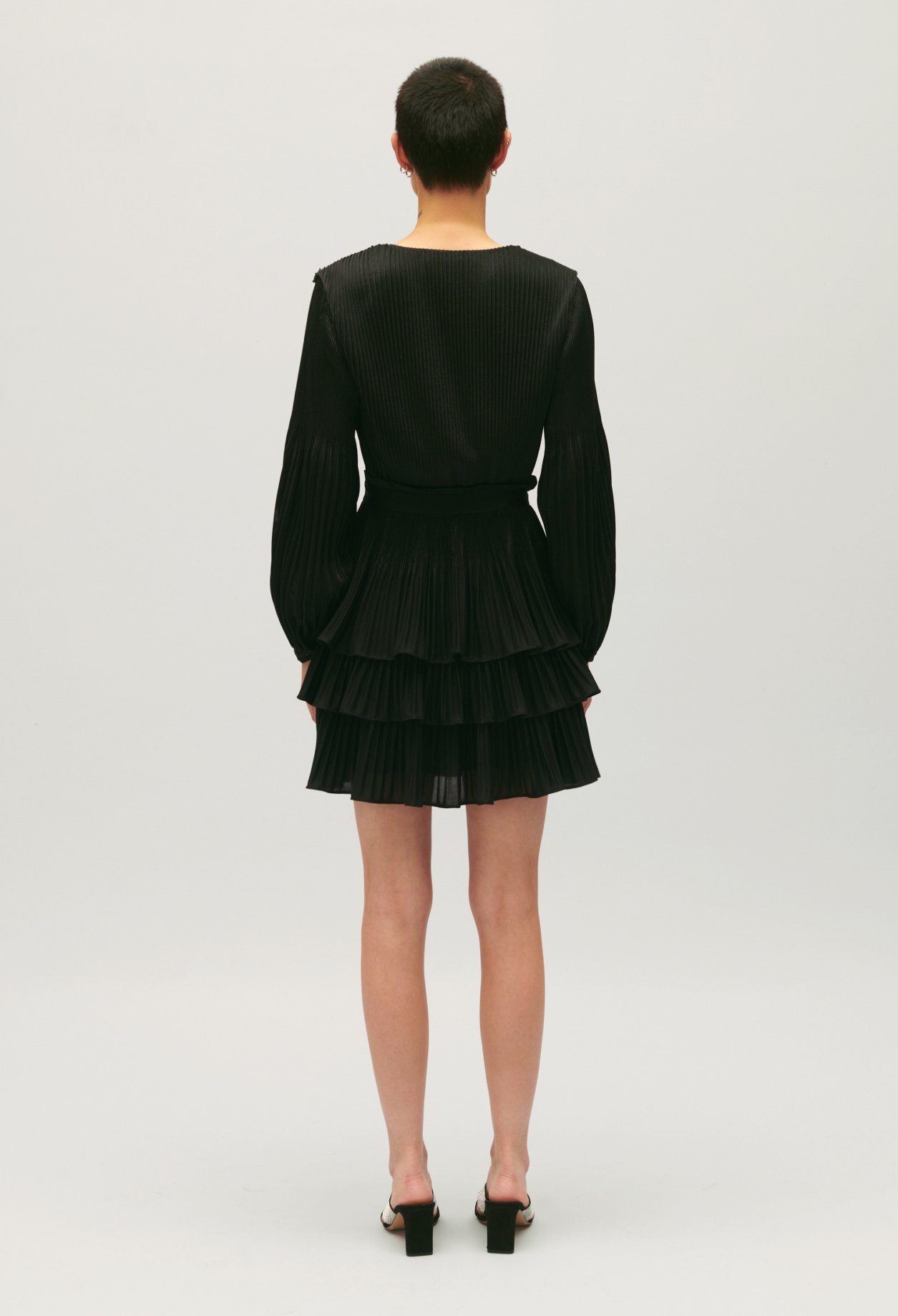 Robe courte plissee noire
