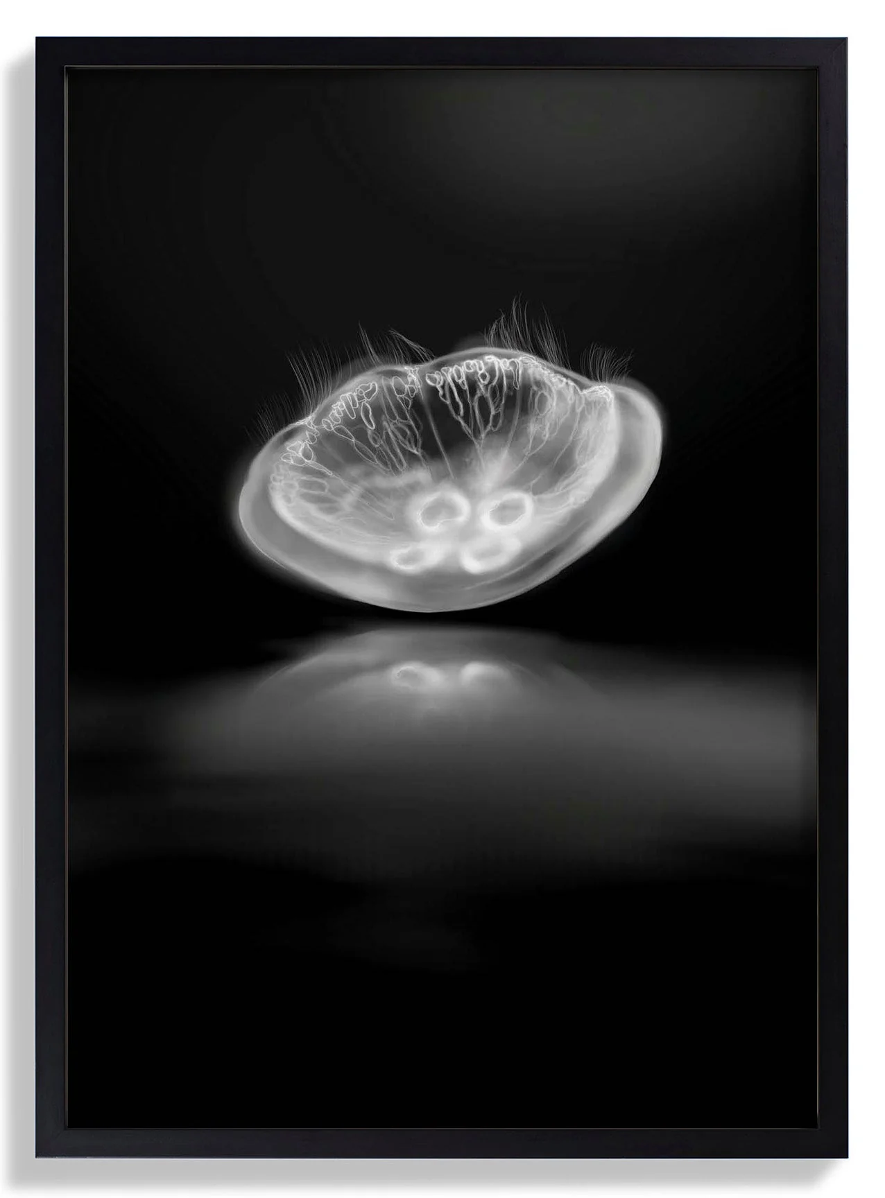 Monochromer Spiegel von Julia Charlott