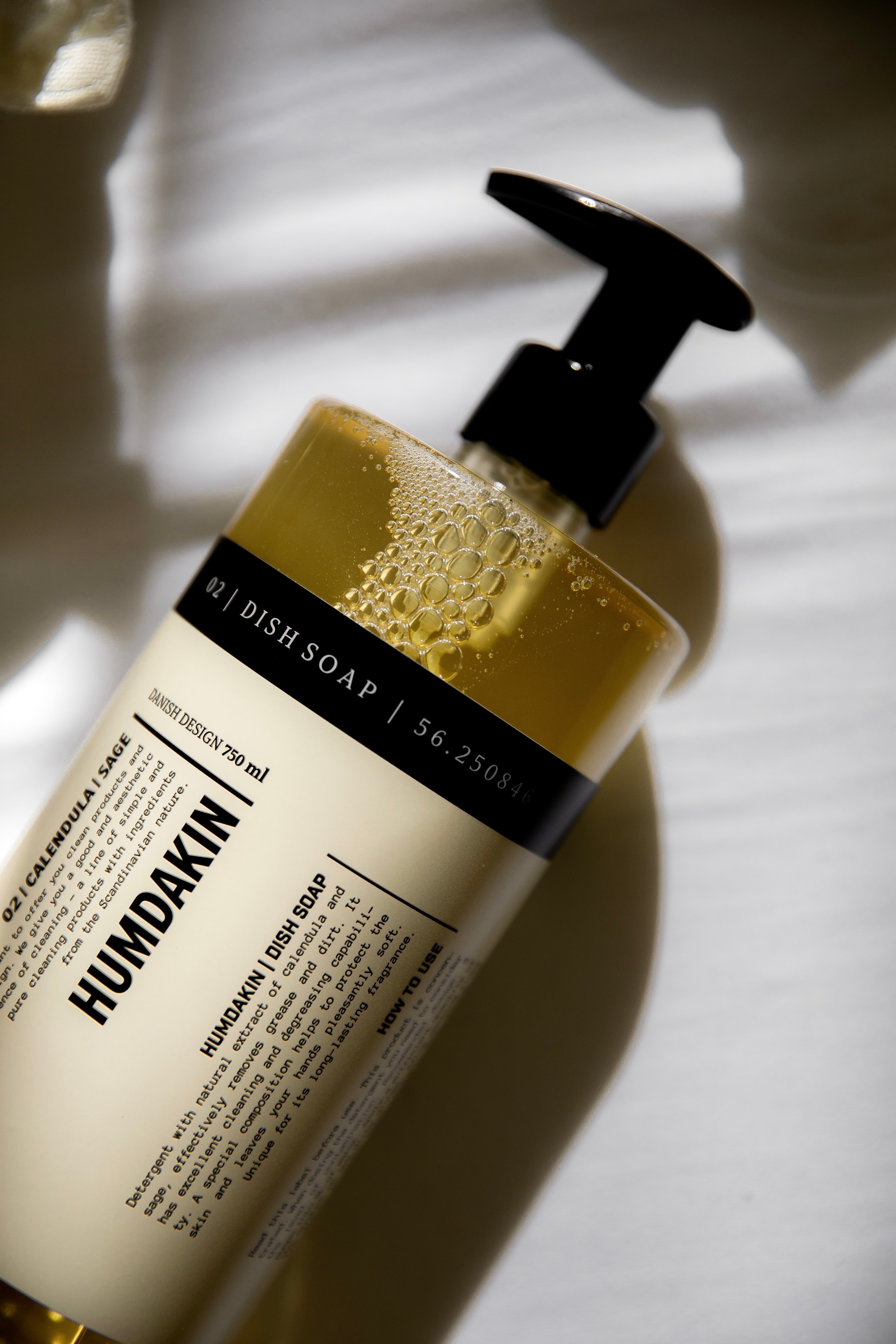 Humdakin  Opvaskesæbe wild lemongrass & nettle - 750 ml.
