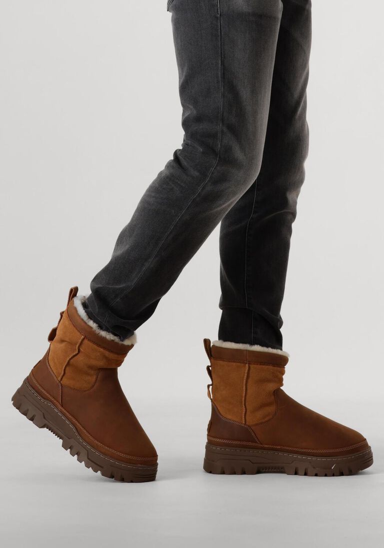 cognac ugg snowboots heritage pull on tg