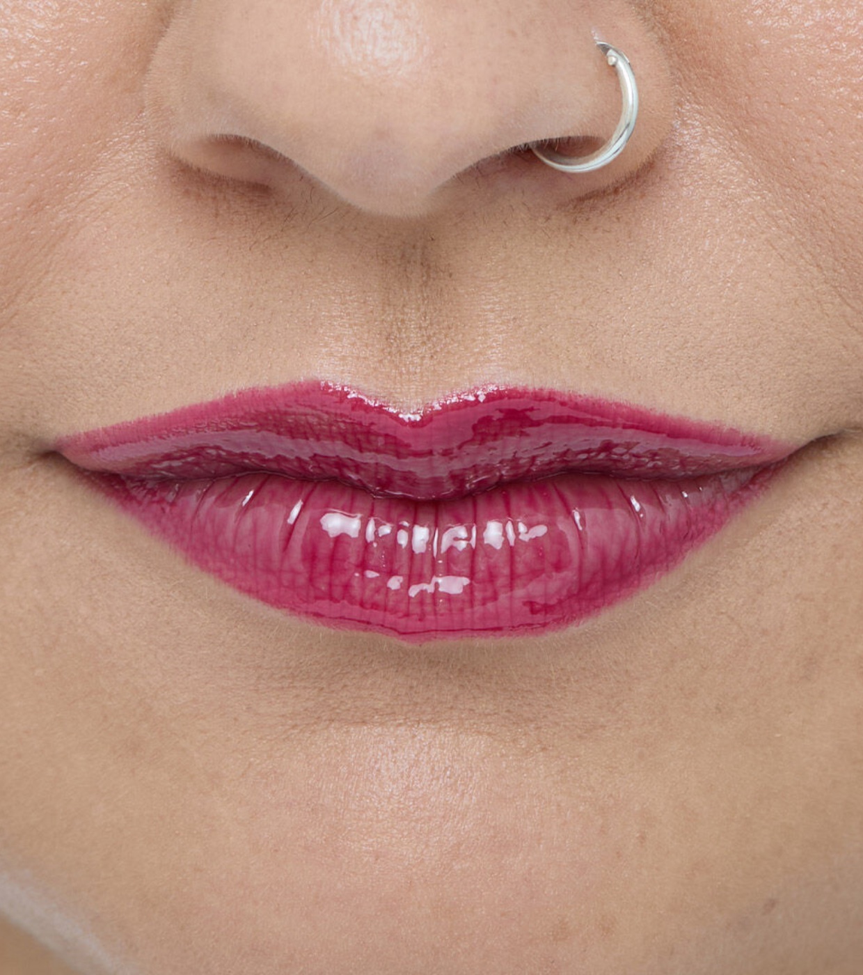 Revolution - Delineador labial Pout Liner - Jelly Berry Mauve