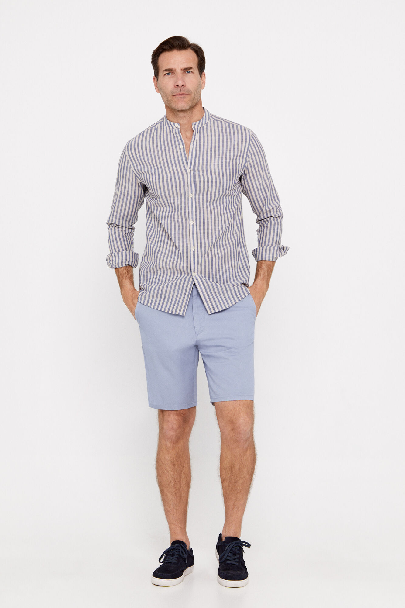 Camisa listrada em malha texturizada com gola mandarim - Azul marinho
