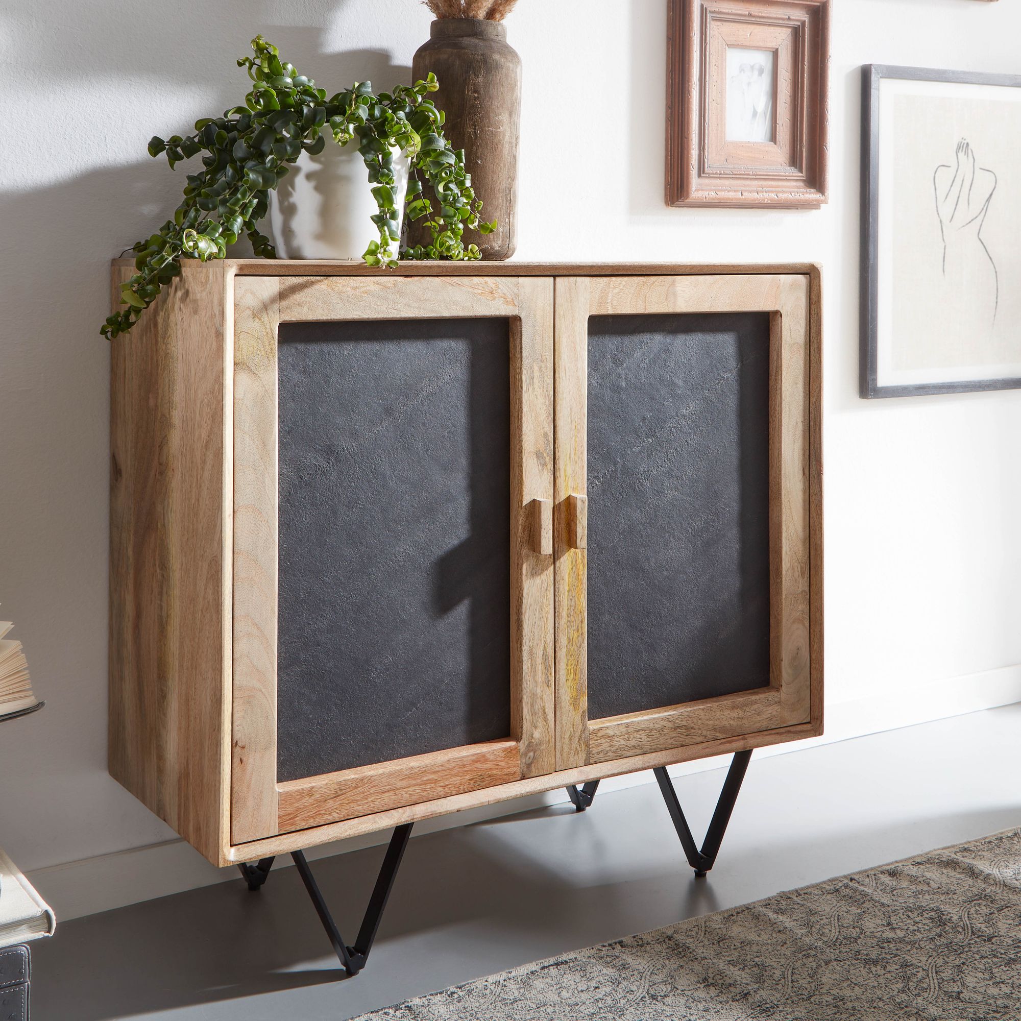 KADIMA DESIGN Sideboard, Mangoholz, Stauraum, anthrazitfarbene Türfronten, 80x75x35 cm