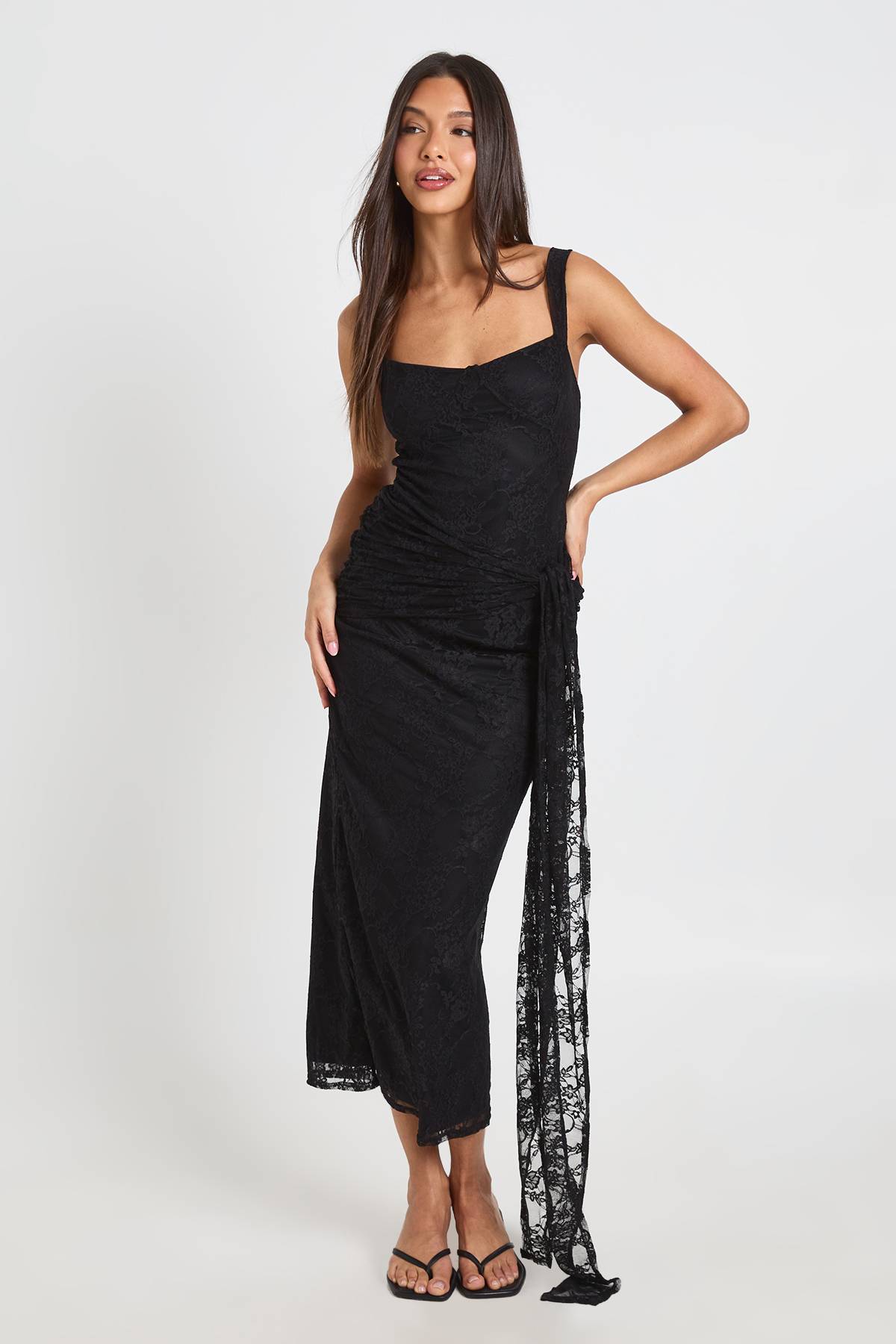 boohoo Robe Longue Caraco À Détail Taille Nouée En Dentelle