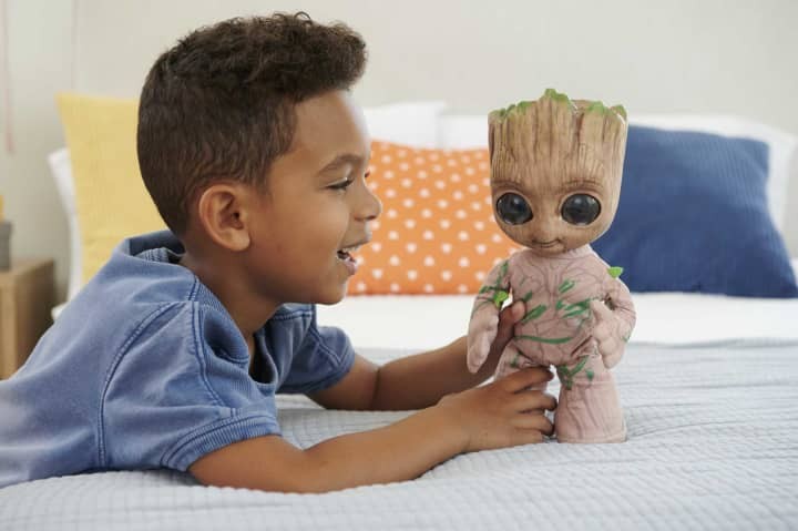 Disney Marvel - Groovin’ Groot Dancing And Talking Plush (HJM23)
