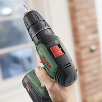Bosch 18V klopboormachine UniversalImpact (Incl. 2 accu's 1.5Ah + lader)