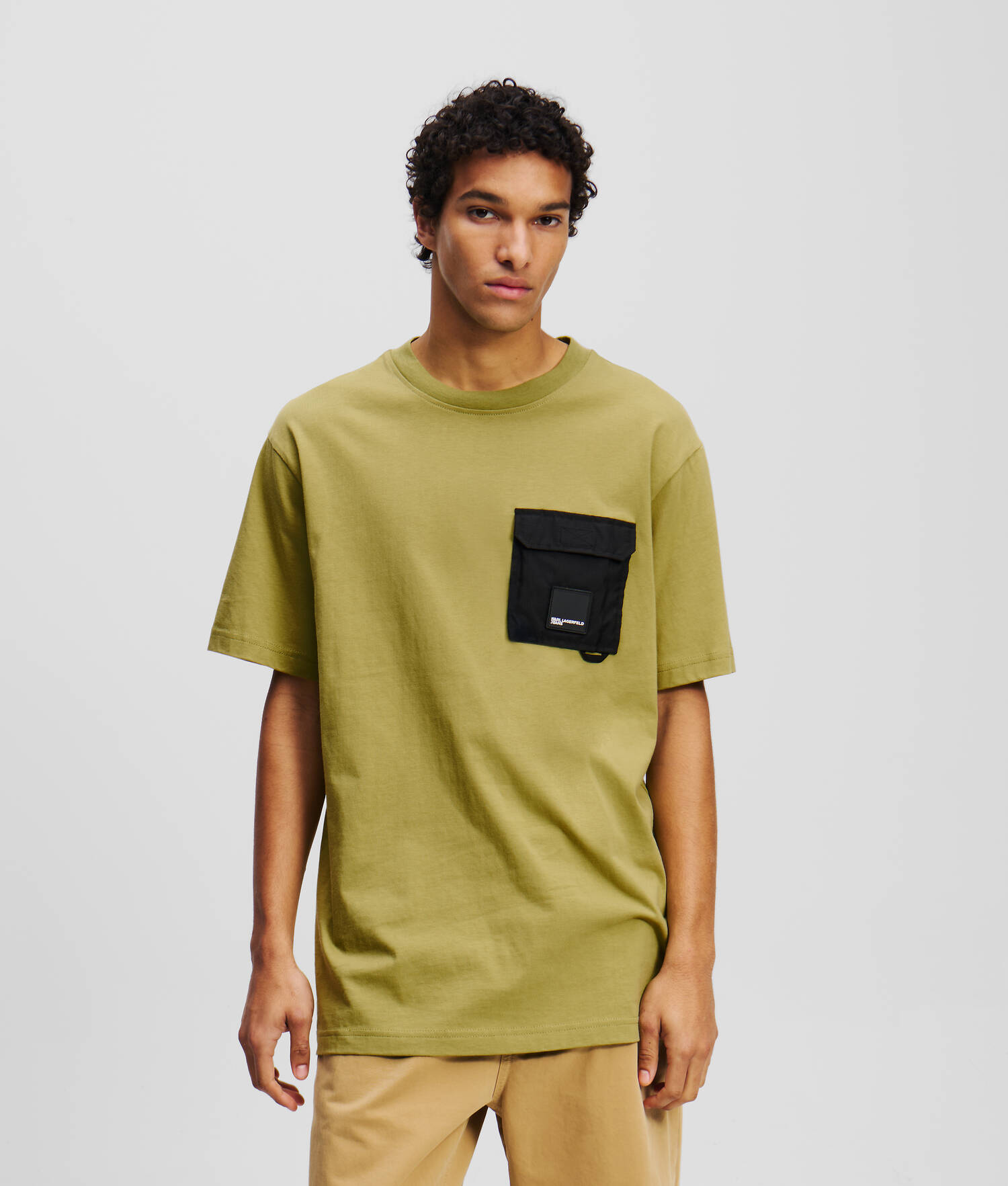 T-SHIRT AVEC POCHE POITRINE - Vert Olive