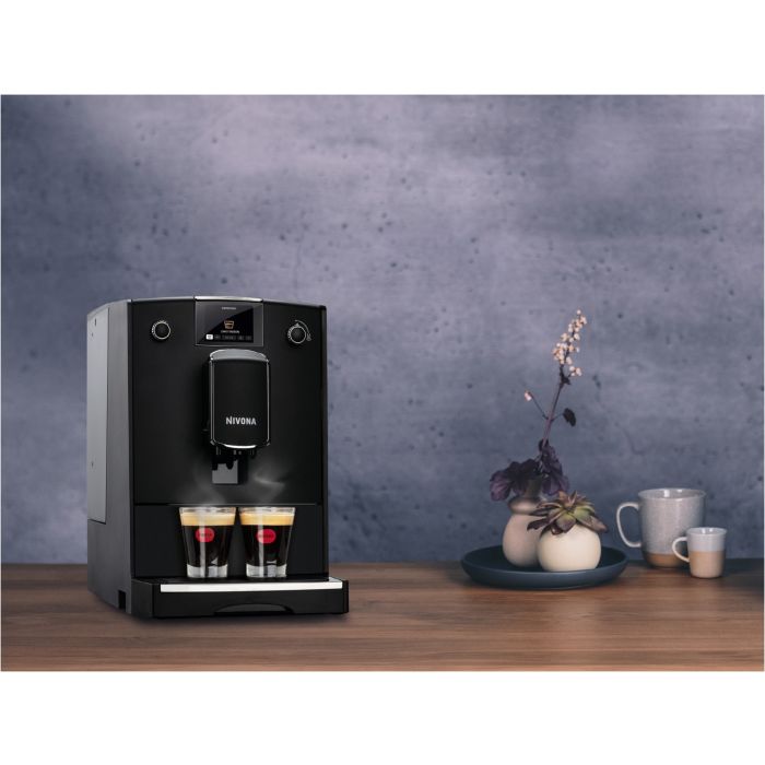 Nivona Kaffeevollautomat CafeRomatica NICR 690 // 1kg Nivona Kaffee gratis