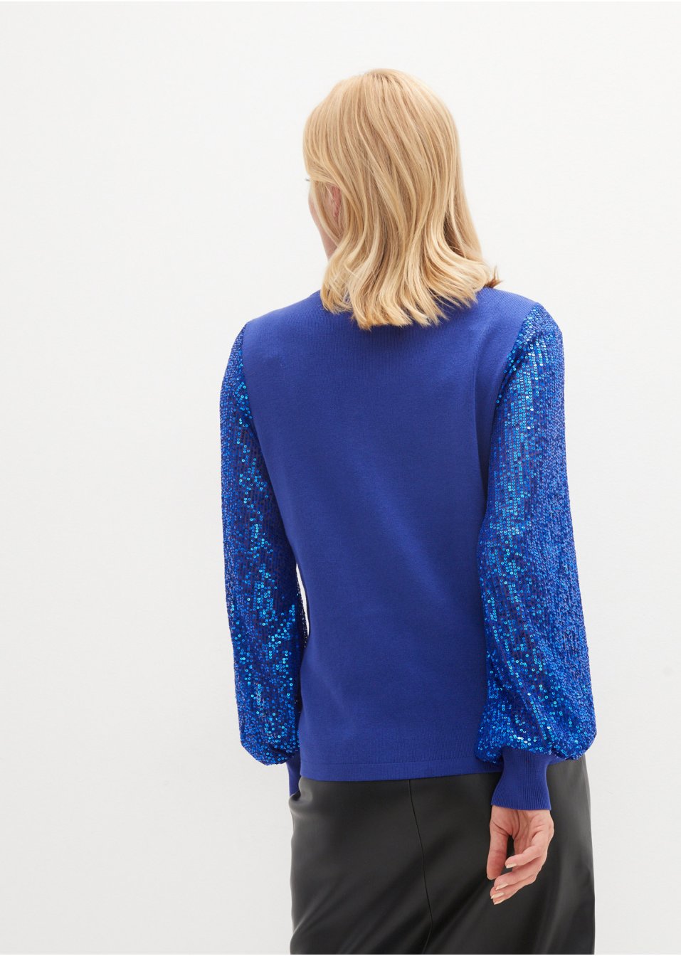 Pull avec manches pailletées