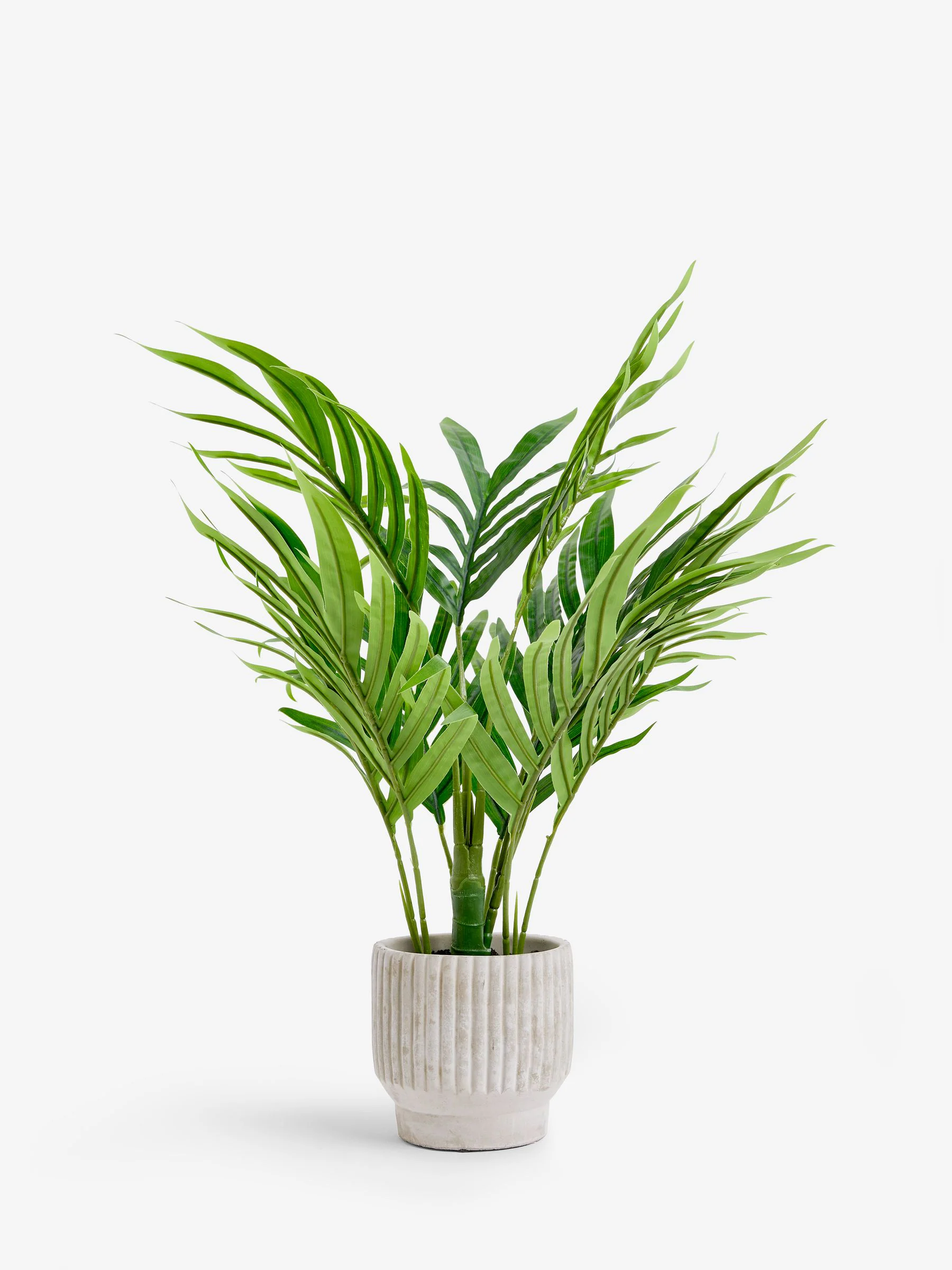 Kleine Kentia-kunstpalmplant in geribbelde betonnen pot