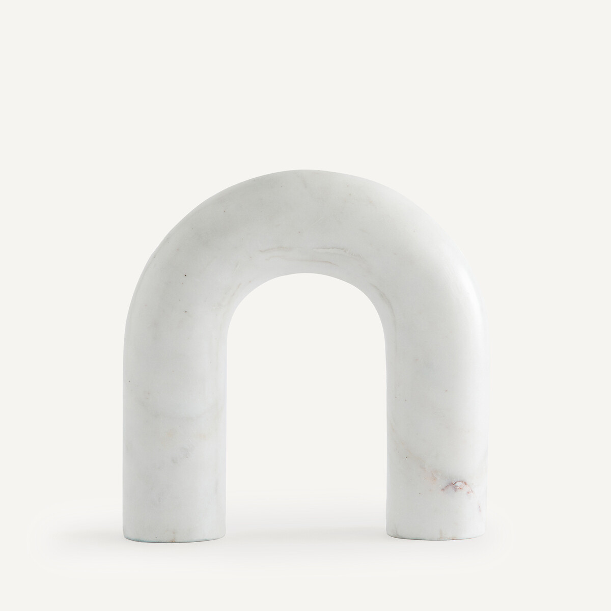 AM.PM<br>Objeto em forma de arco de mármore branco, Scafi