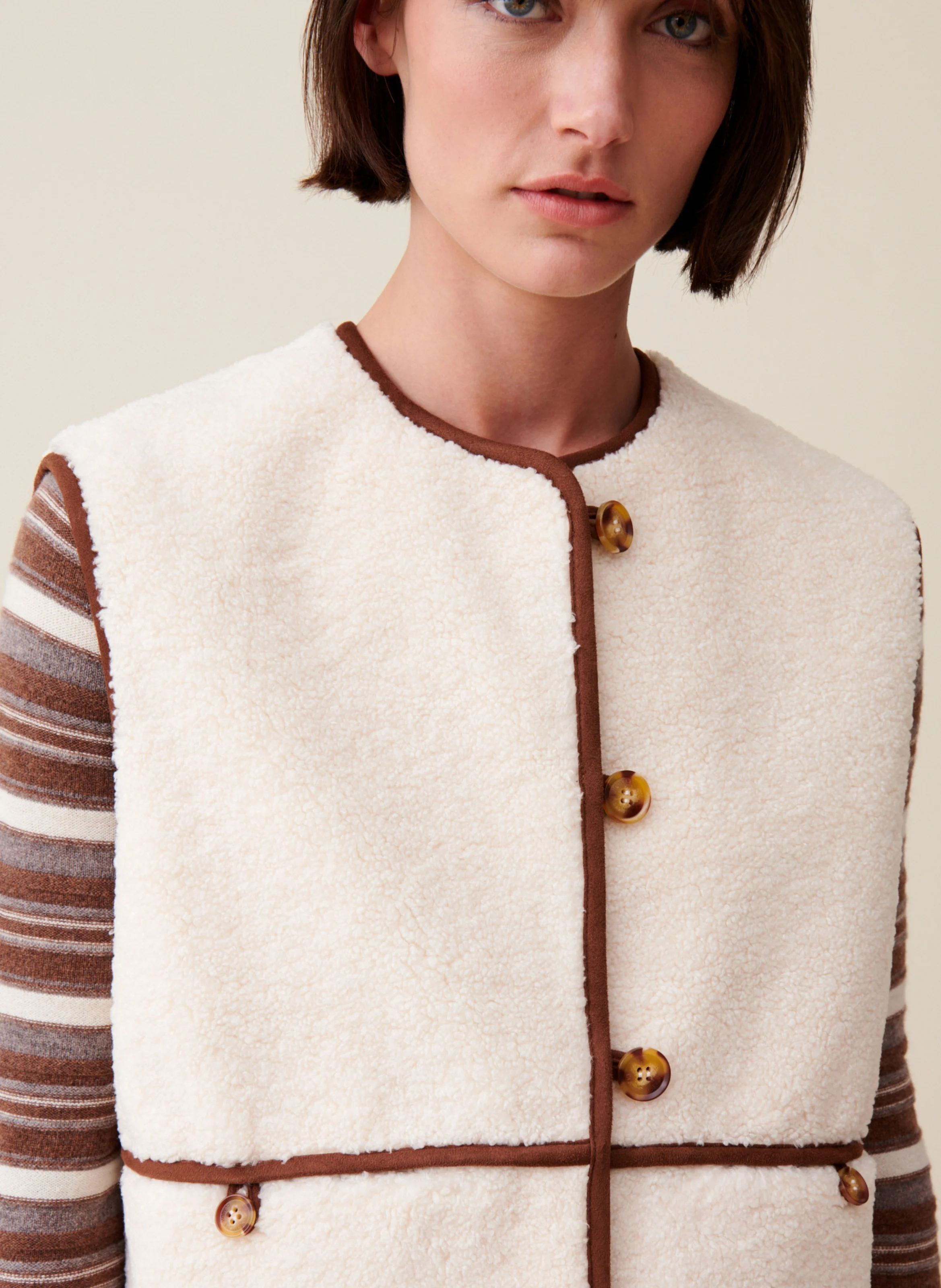 Veste effet fourrure sans manches | Beige
