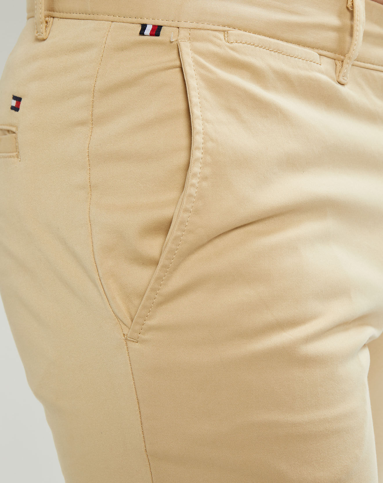 Tommy Hilfiger Pantalon chino ajusté Bleecker Flex Satin beige