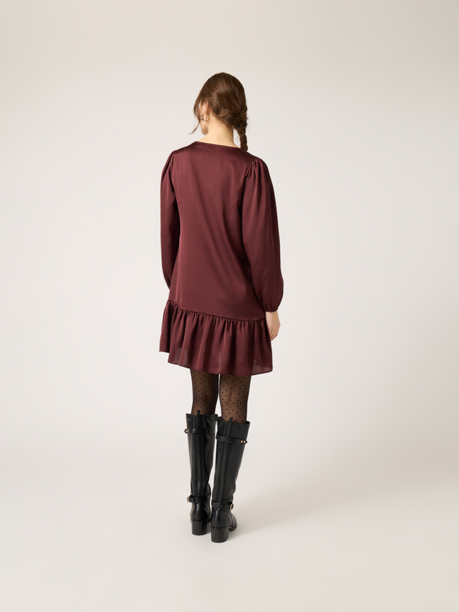 Robe courte nouée au col