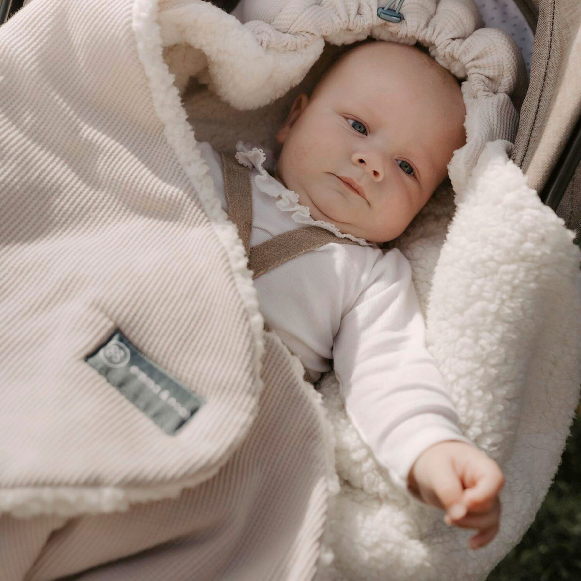 emma & noah Einschlagdecke mit Füßen beige