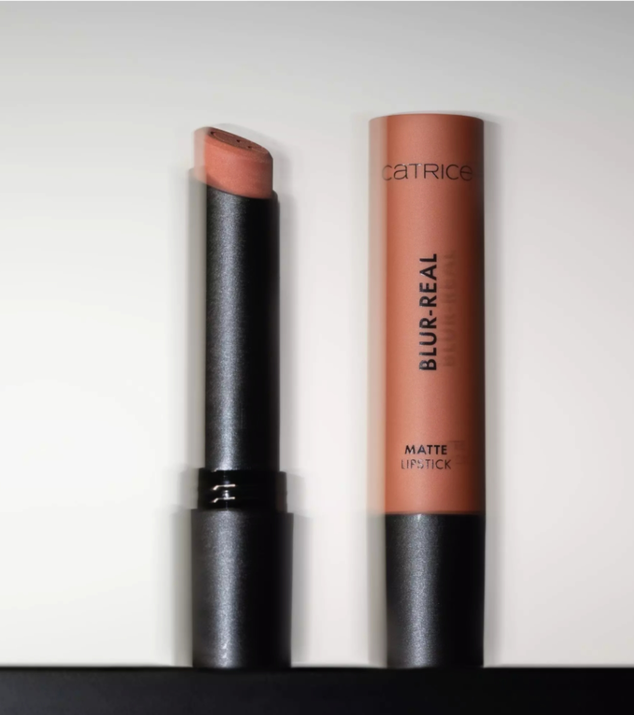 Catrice - Batom Blur-Real - 020: Taupe Tension