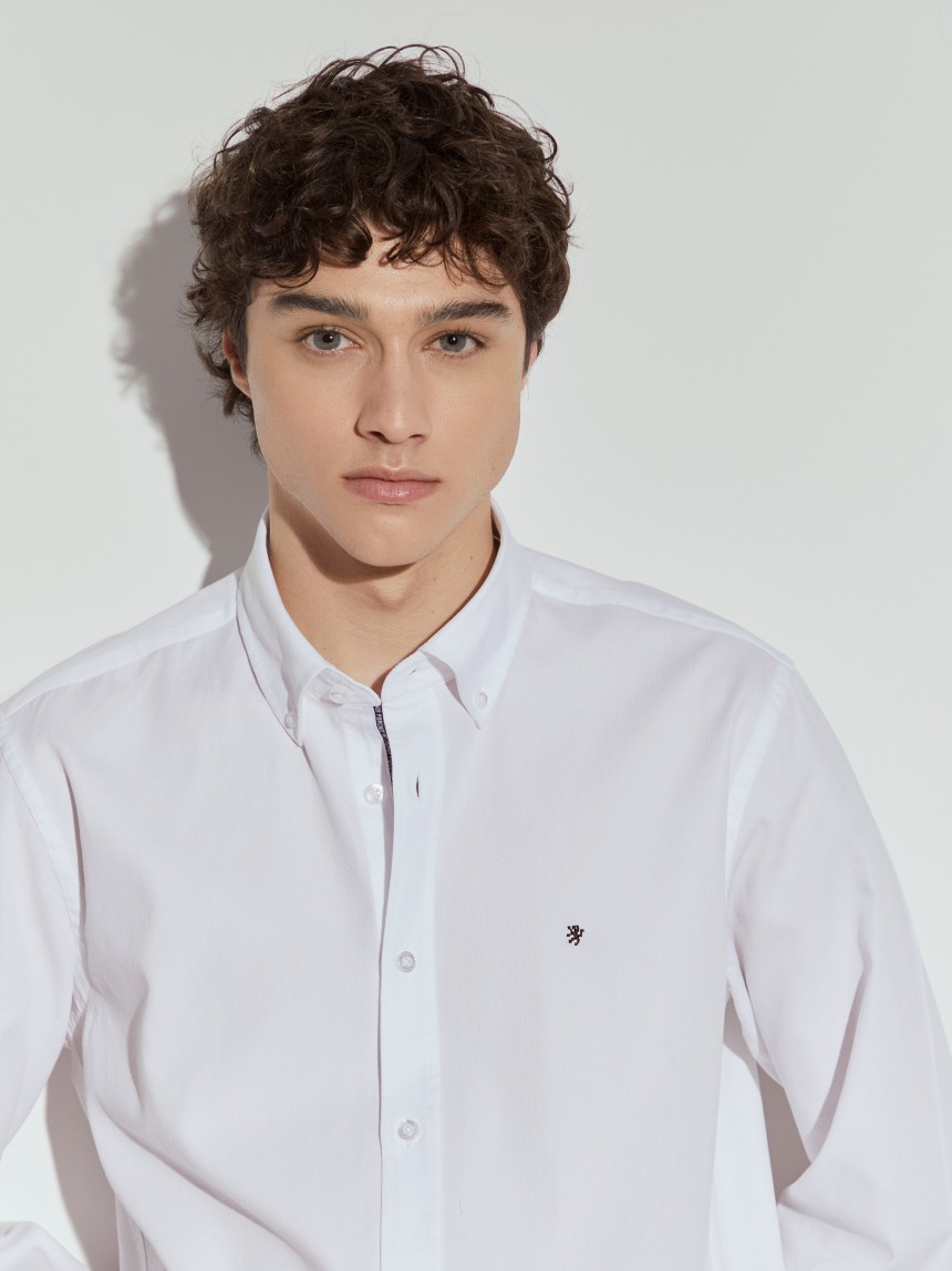 Camisa slim fit de algodão garment dye