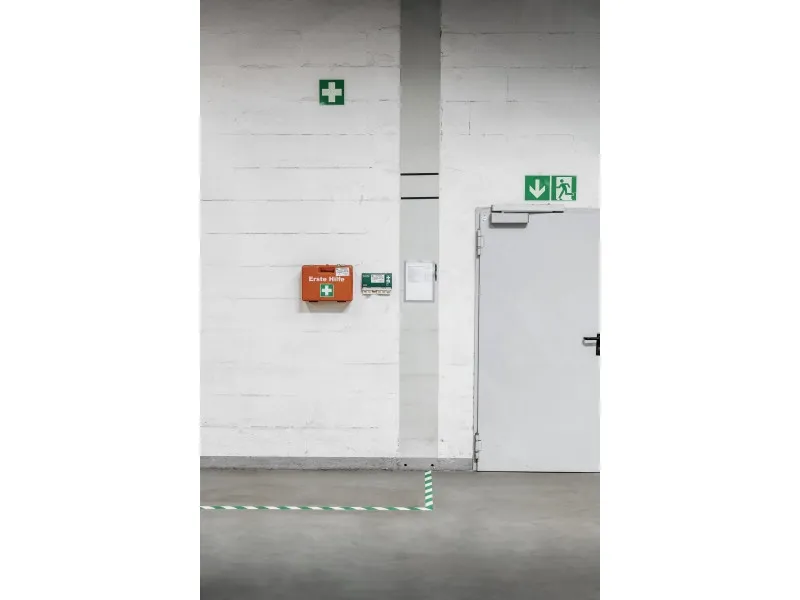 Advarselstape Duraline Strong 50mm x 30m 0,7mm grøn/hvid - (30 meter pr. rulle)