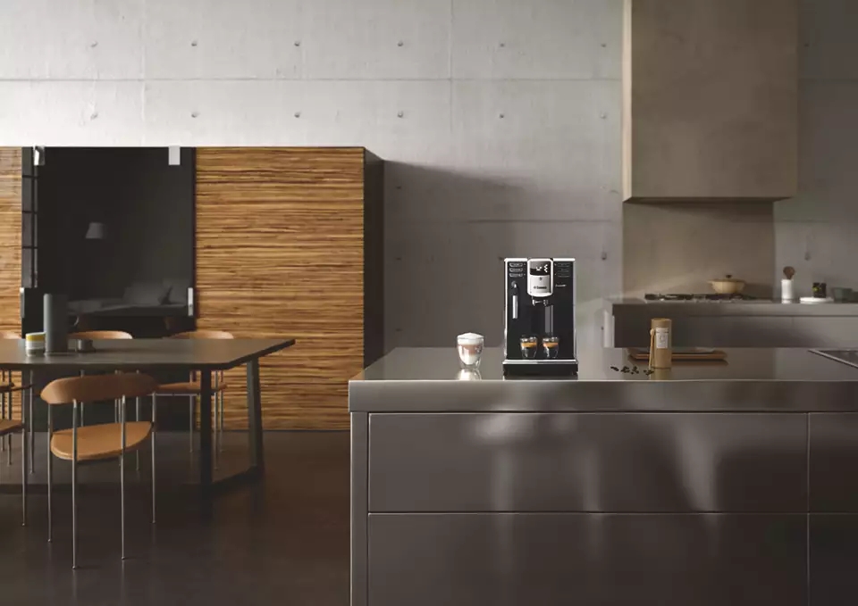 MÁQUINA DE CAFÉ EXPRESSO SUPERAUTOMÁTICA