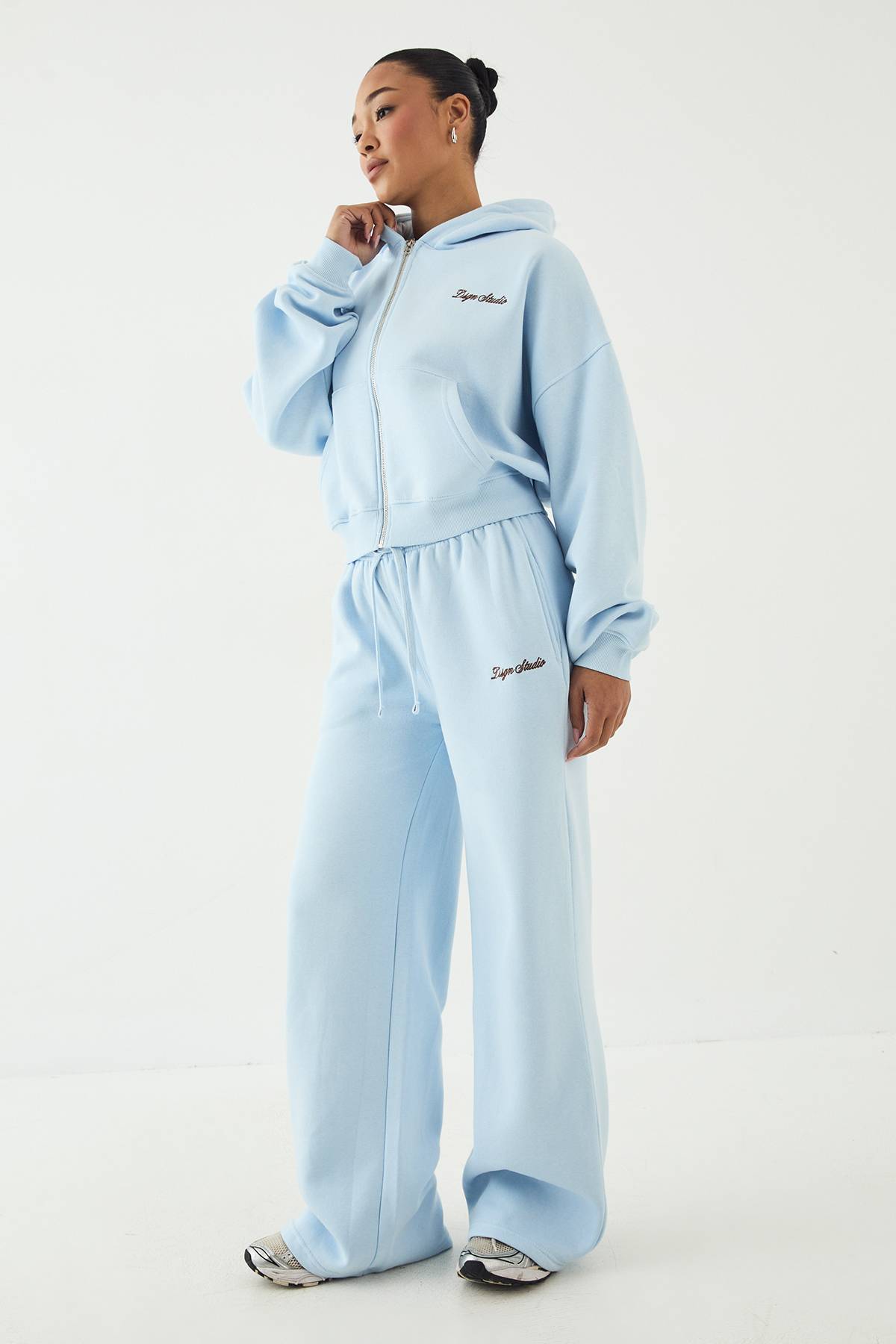 Jogging Droit Brodé Script Dsgn Studio