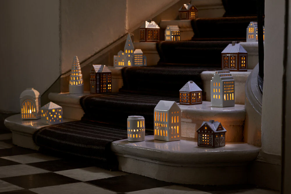 Kähler  Gingerbread Lyshus Julestald, brun - H11.5 cm.