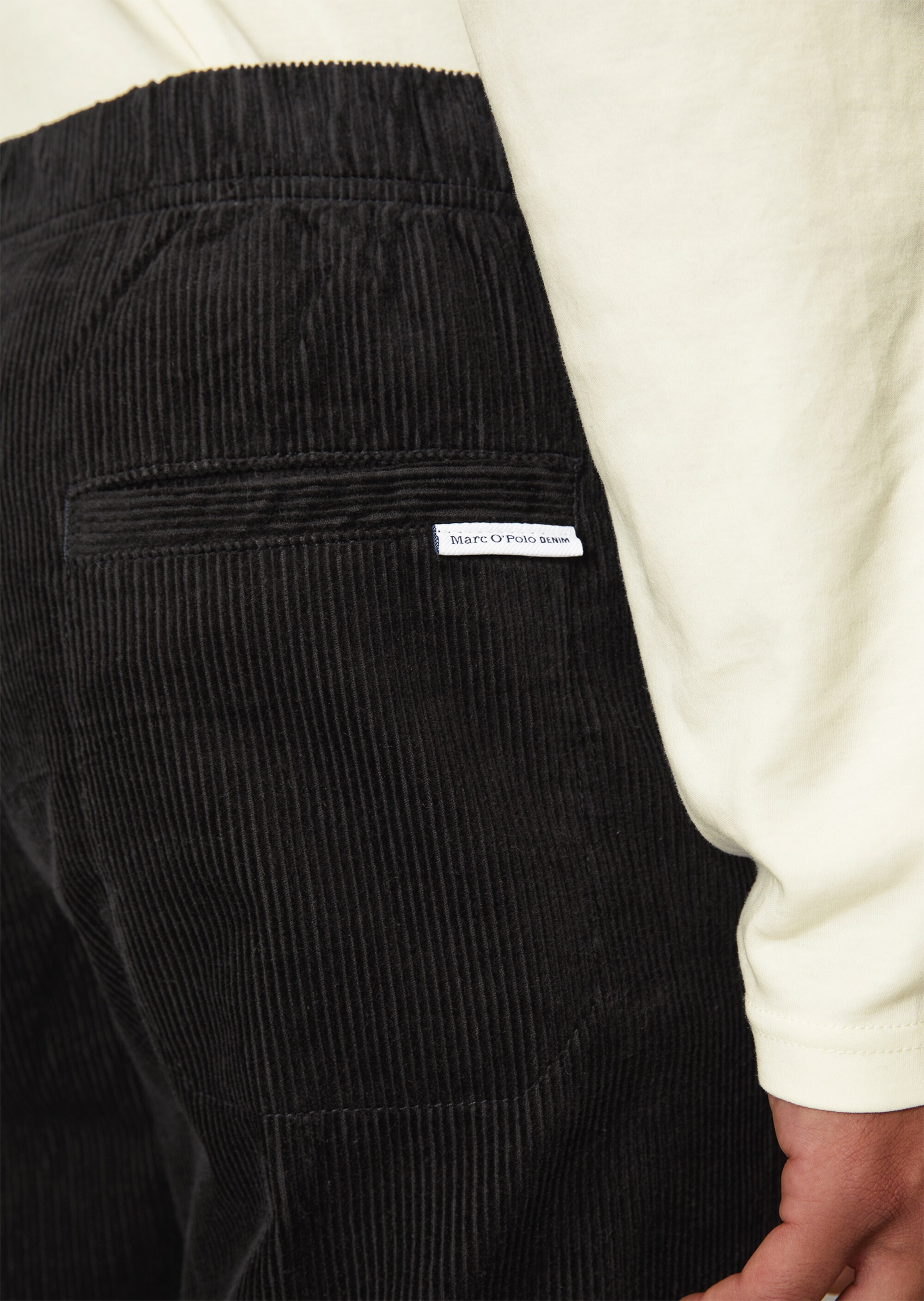 Cordhose Modell LINUS tapered aus Bio-Baumwolle
