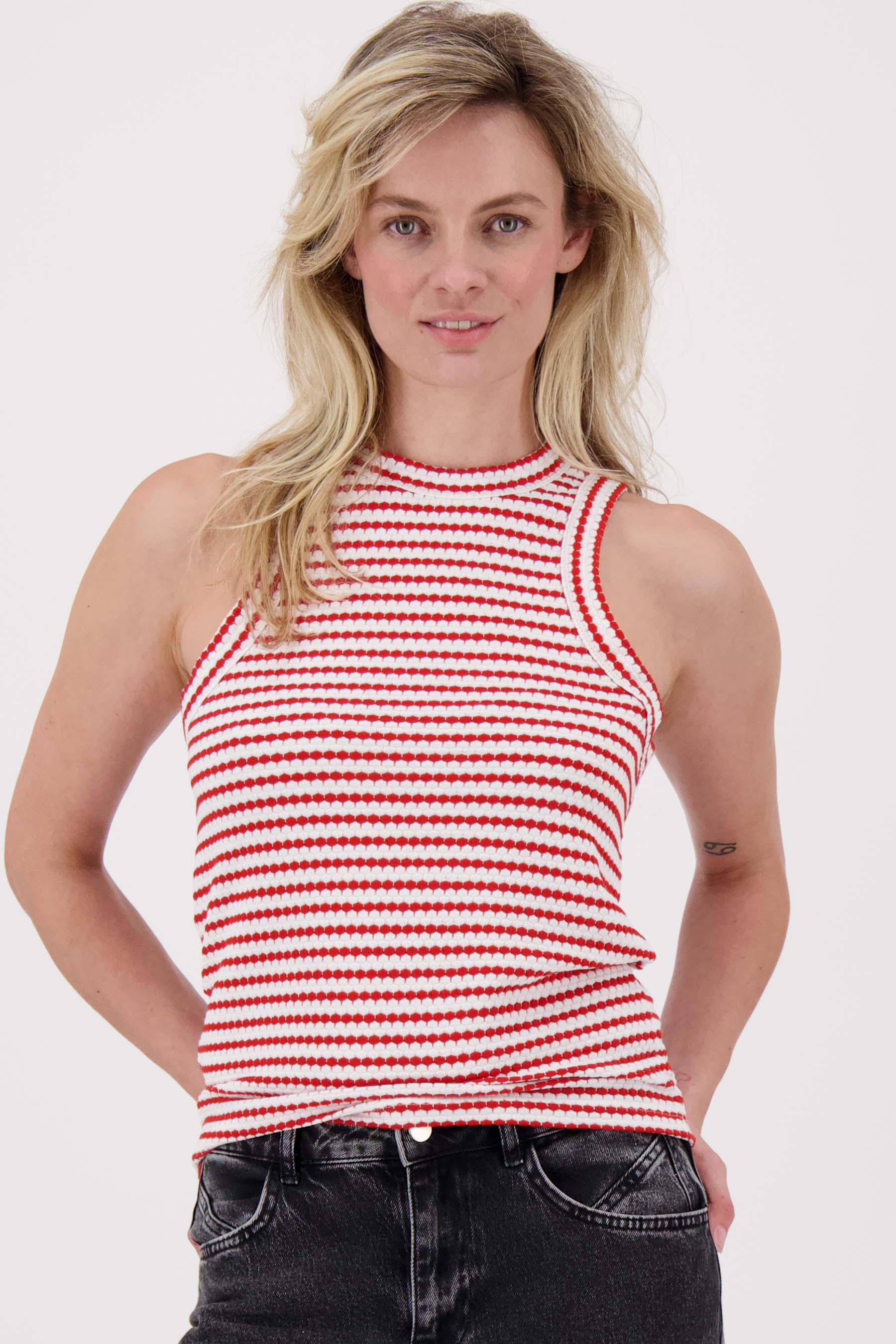 singlet met streep in structuur materiaal
