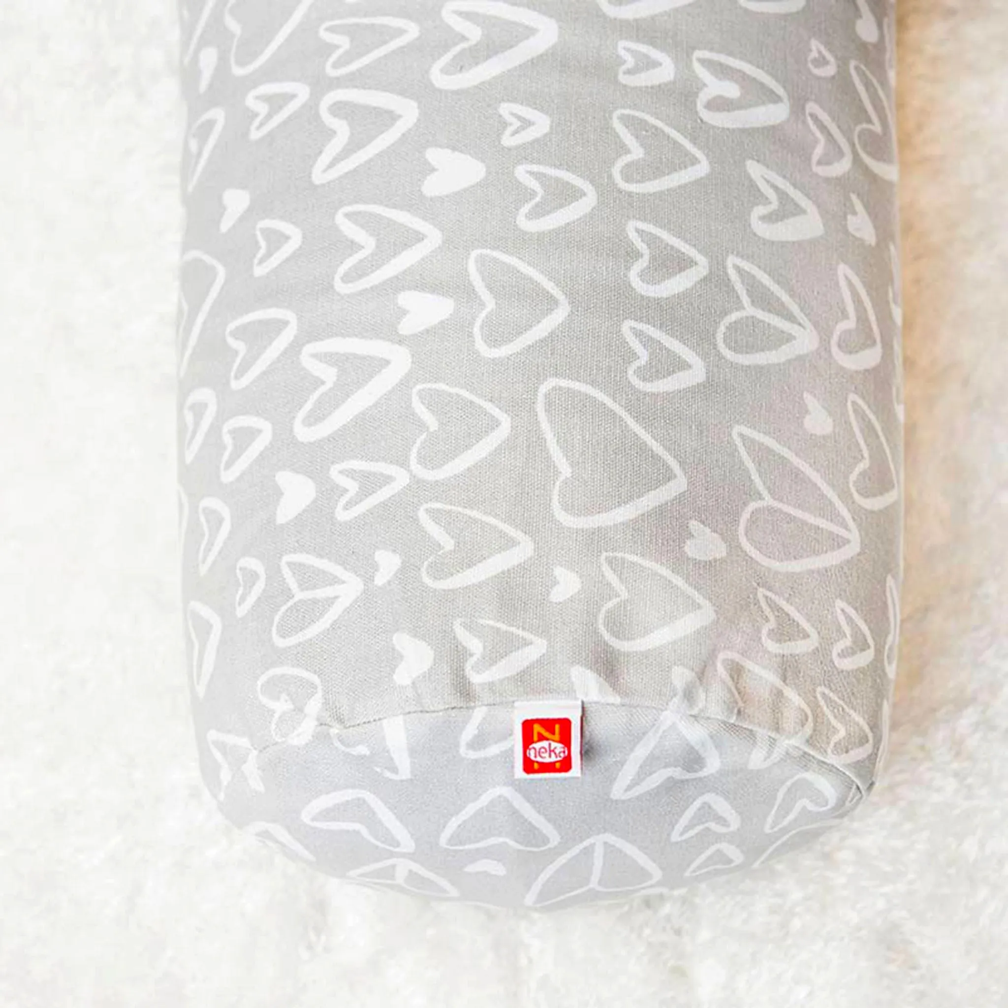Neka Housse pour Coussin d'Allaitement - Coeurs Gris