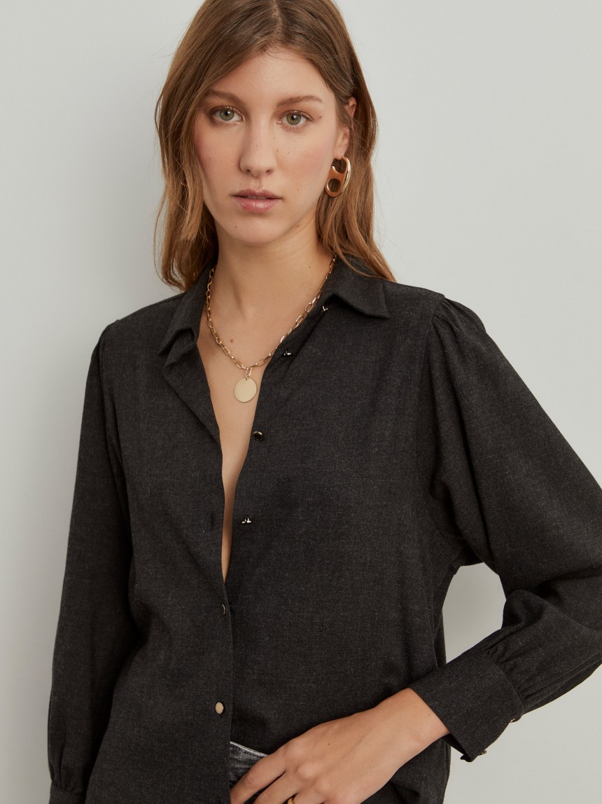 Camisa oversize assimétrica