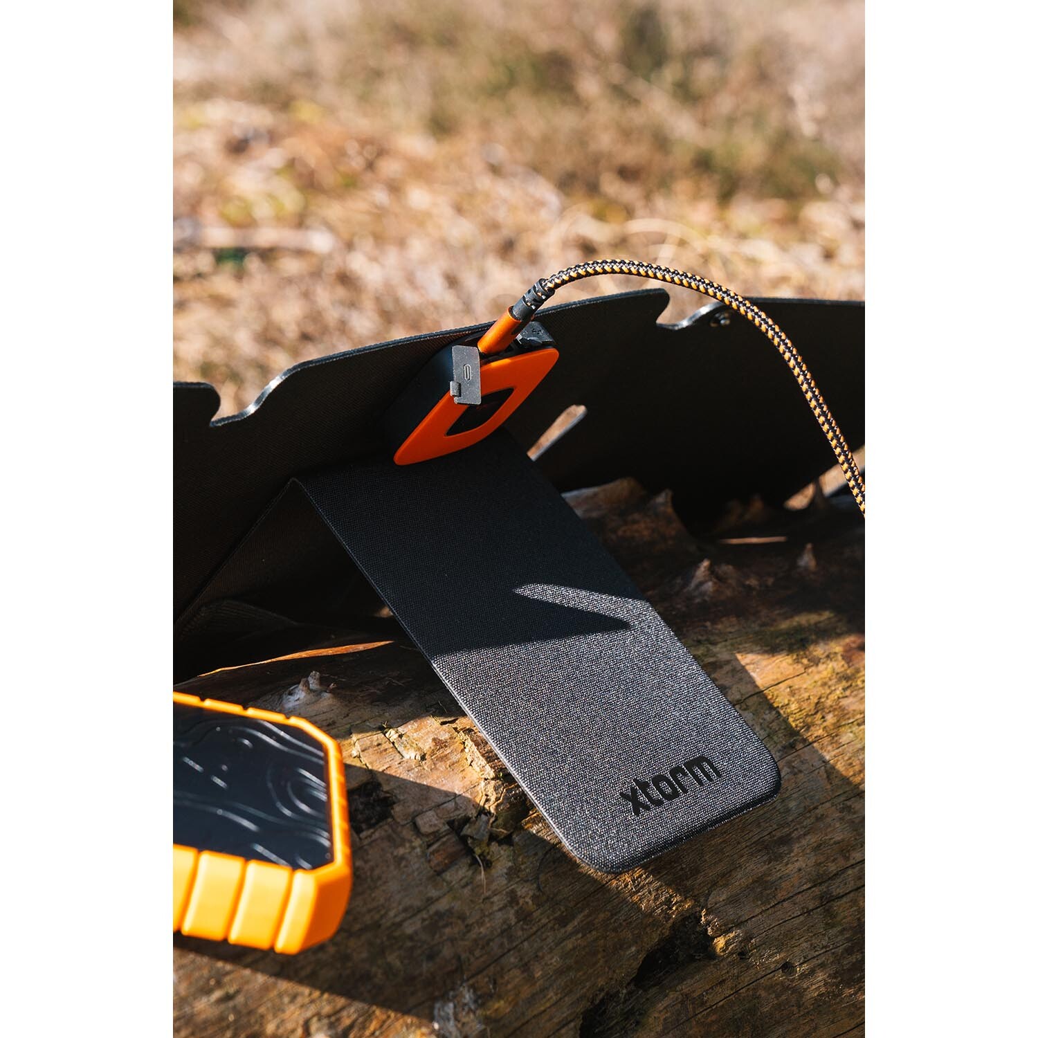 Xtorm 28W Foldable Solar Booster