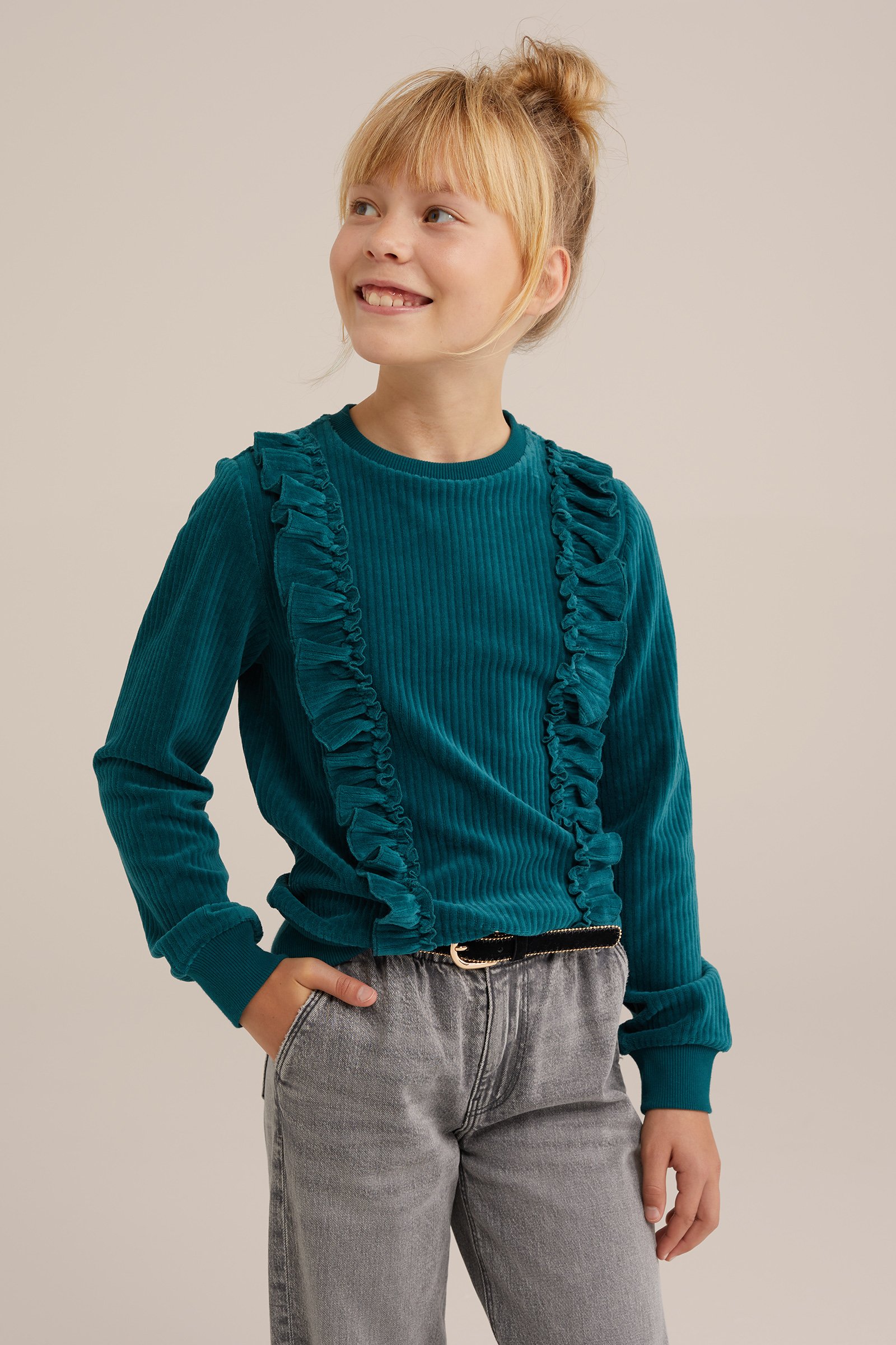 Meisjes velvet sweater met ruches WE Fashion Mosgroen