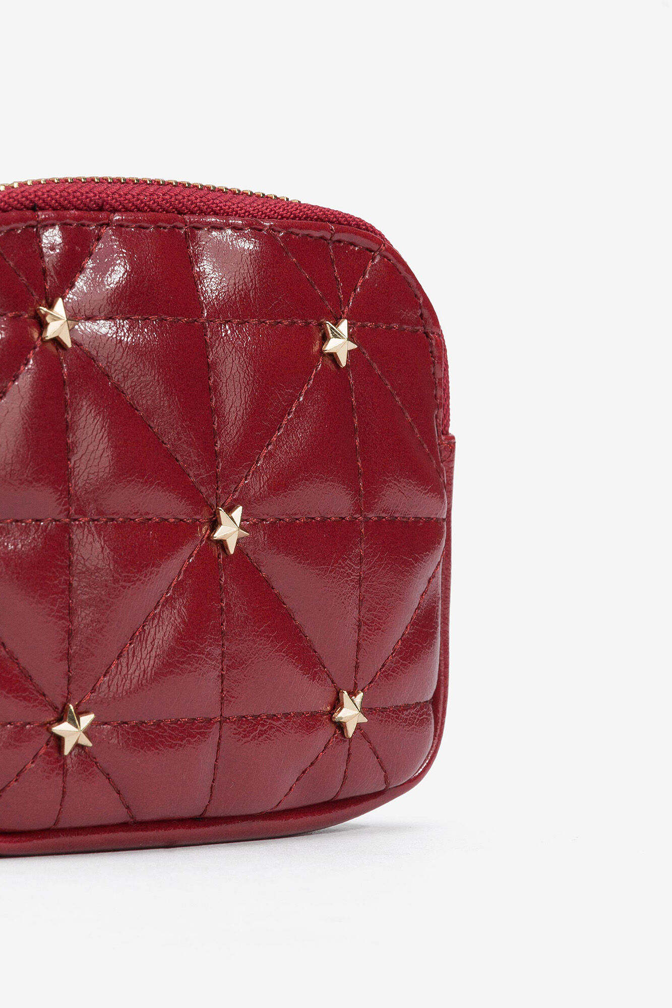 Bolsa pequena com enfeites