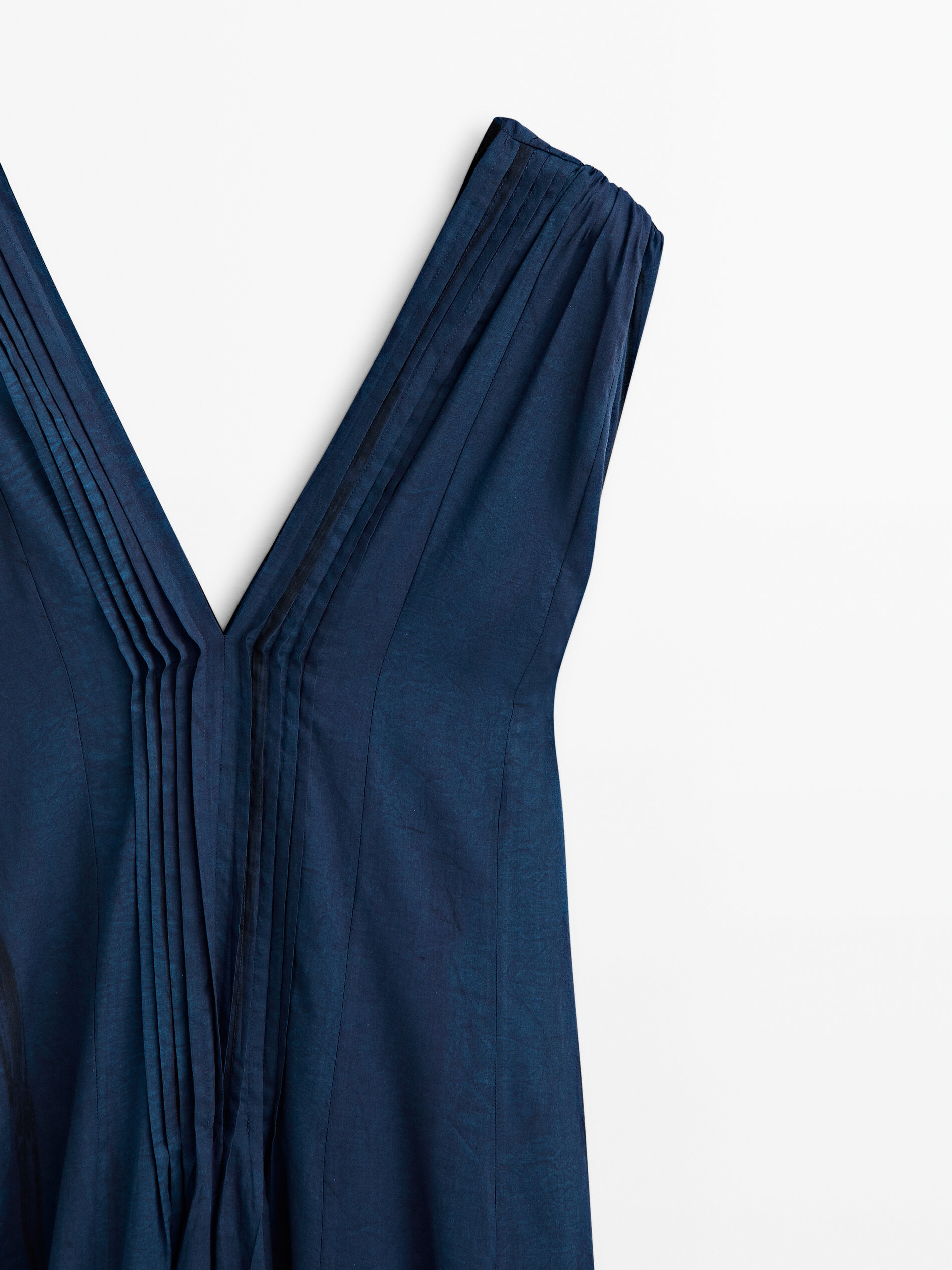 Vasos com detalhes estampados em vestidos - AZUL