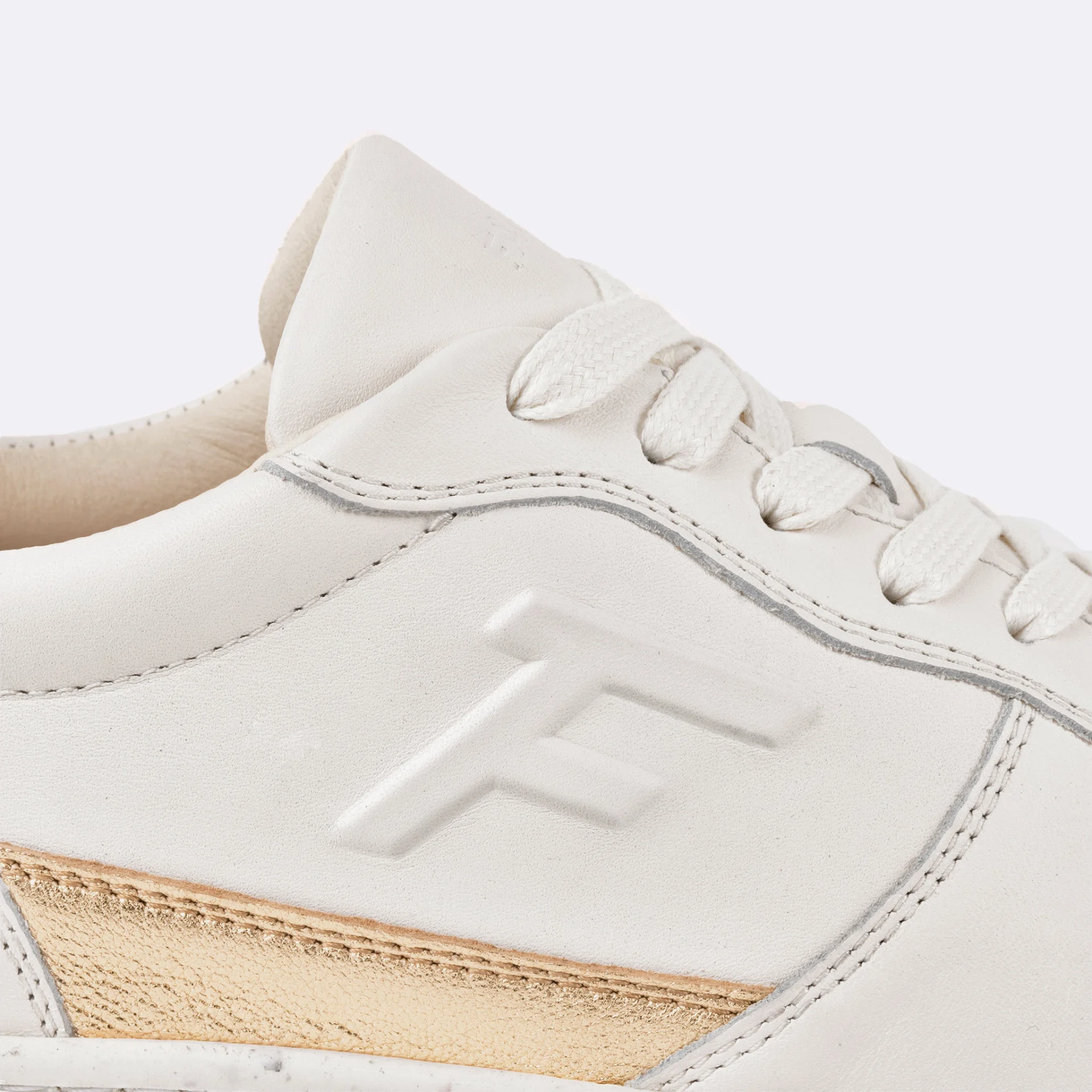 Baskets crème & dorée Cuir - modèle Alder