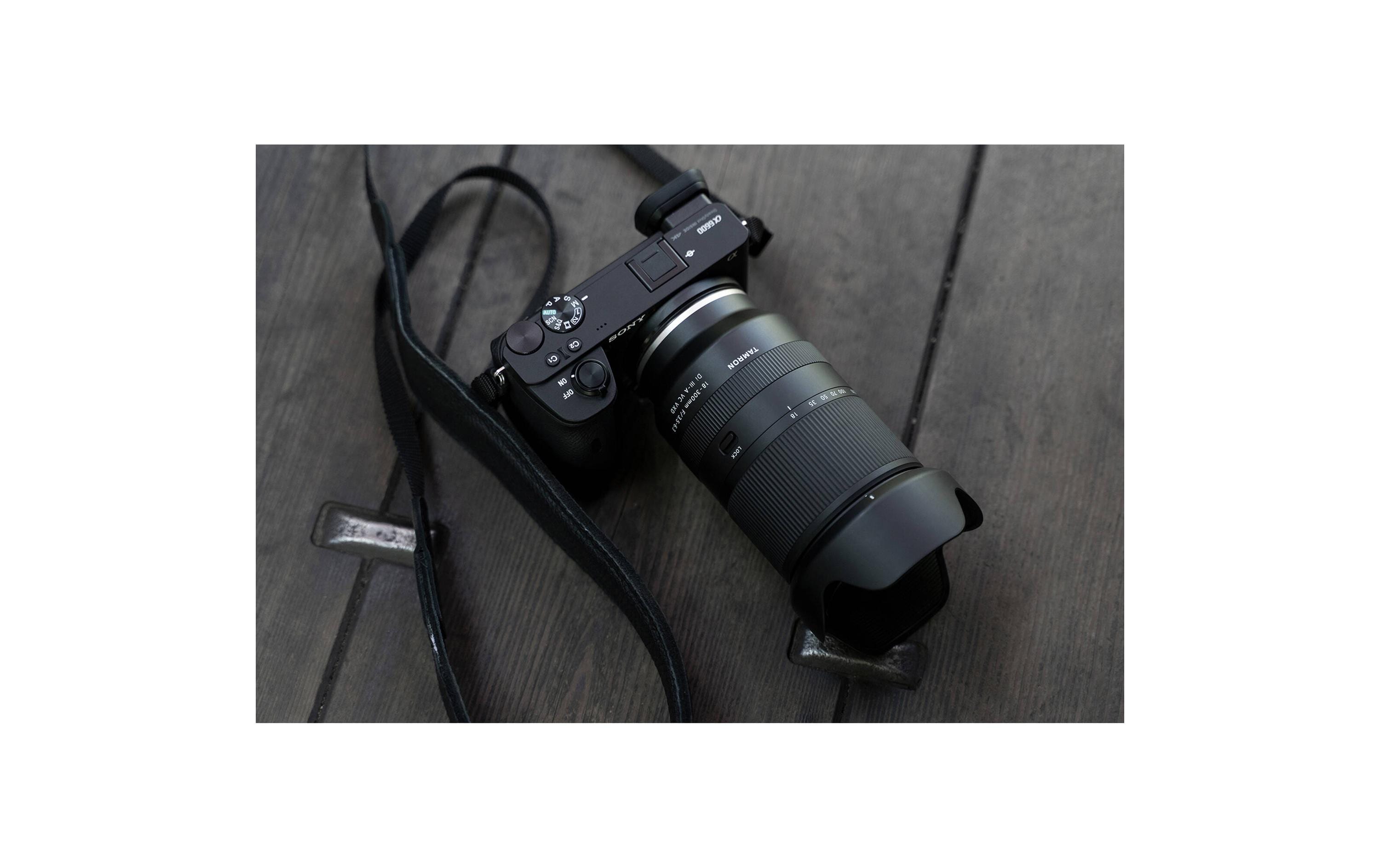 Zoomobjektiv AF 18-300mm F/3.5-6.3 Di III-A VC Sony E-Mount<br>Ein Objektiv mit allen Brennweiten