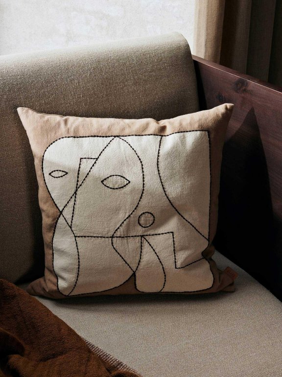 Ferm Living Figure kussen 50x50 dark taupe/off-white