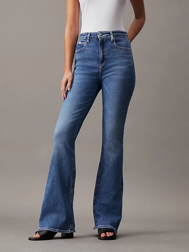 Calça jeans boca de sino