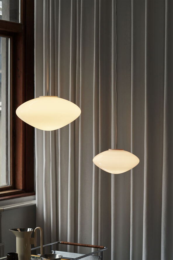 &Tradition Mist Pendant AP15, Matt White, Glass