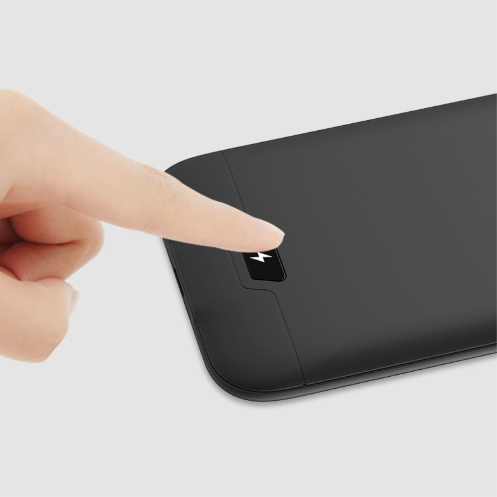 iPhone SE (2022/2020) / 8 / 7 / 6S Power Akku Hülle 5000mAh Soft Touch Finish mit Standfuss - Schwarz