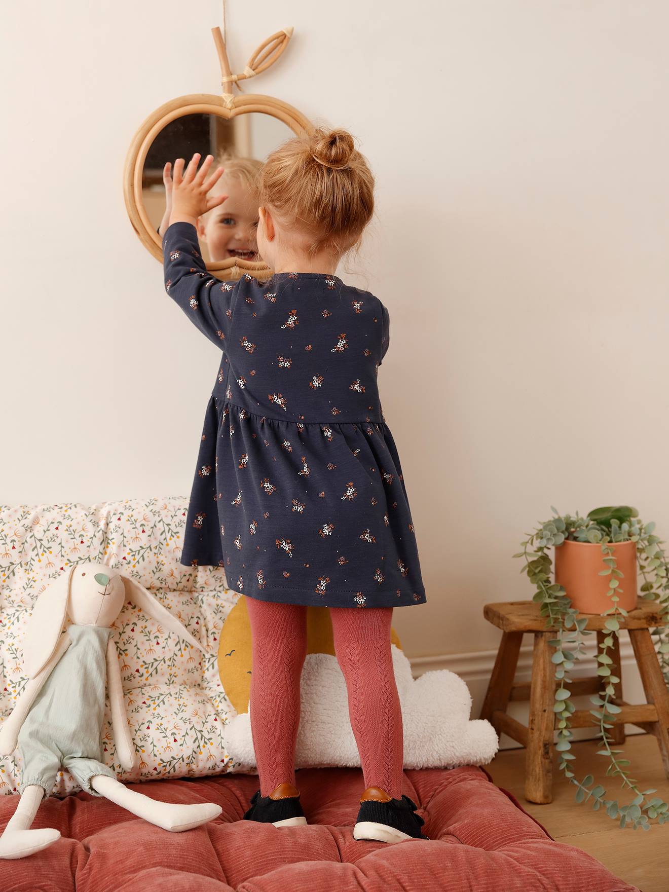 Vestido de pelúcia flamejante, tamanho médio, liso, violeta bebê.