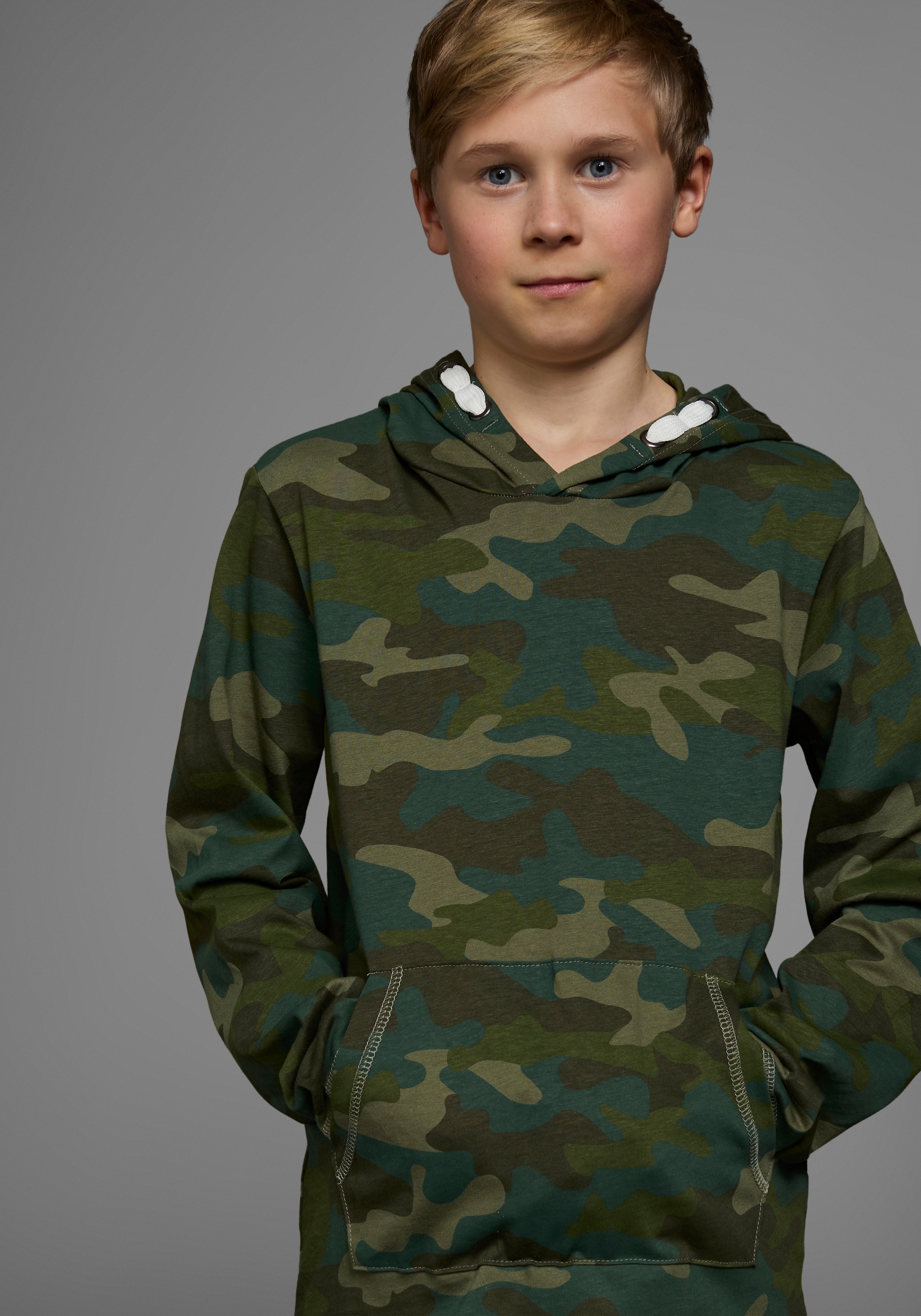 KIDSWORLD Langarmshirt »Tarnfarben - Muster«, Langarm,  Basic-Passform,  Allover-Druck,  mit Kapuze