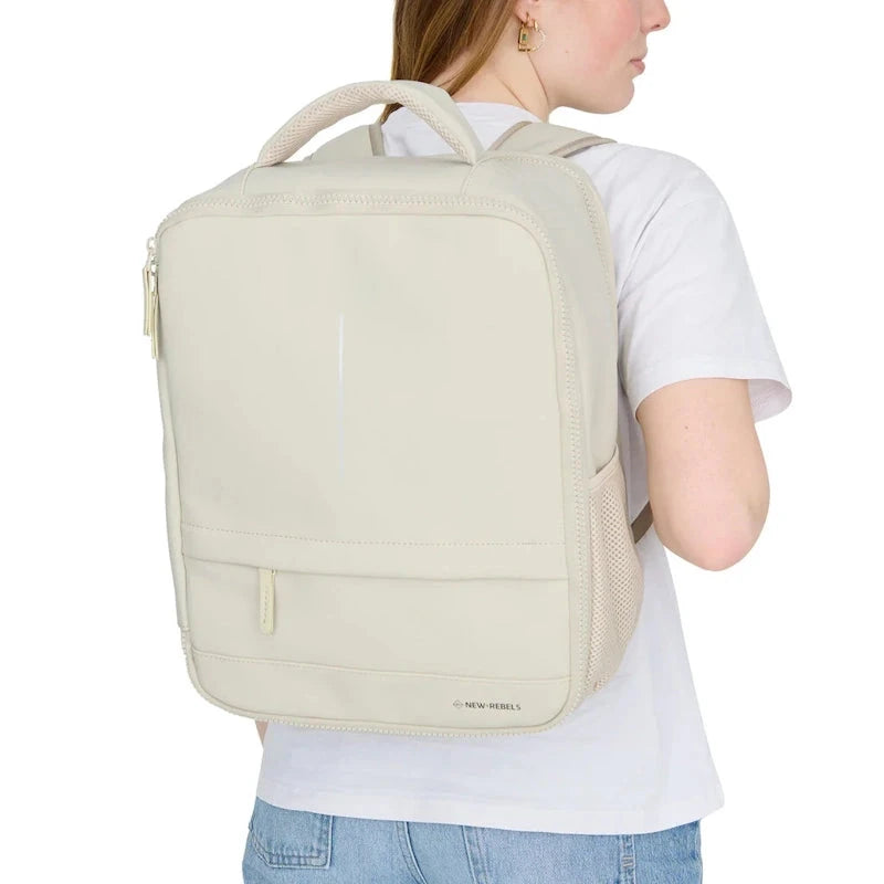 New Rebels Jessi Easton Underseater 15,6