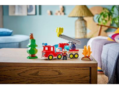 LEGO Brandweertruck met slang en brandweerman (10473)