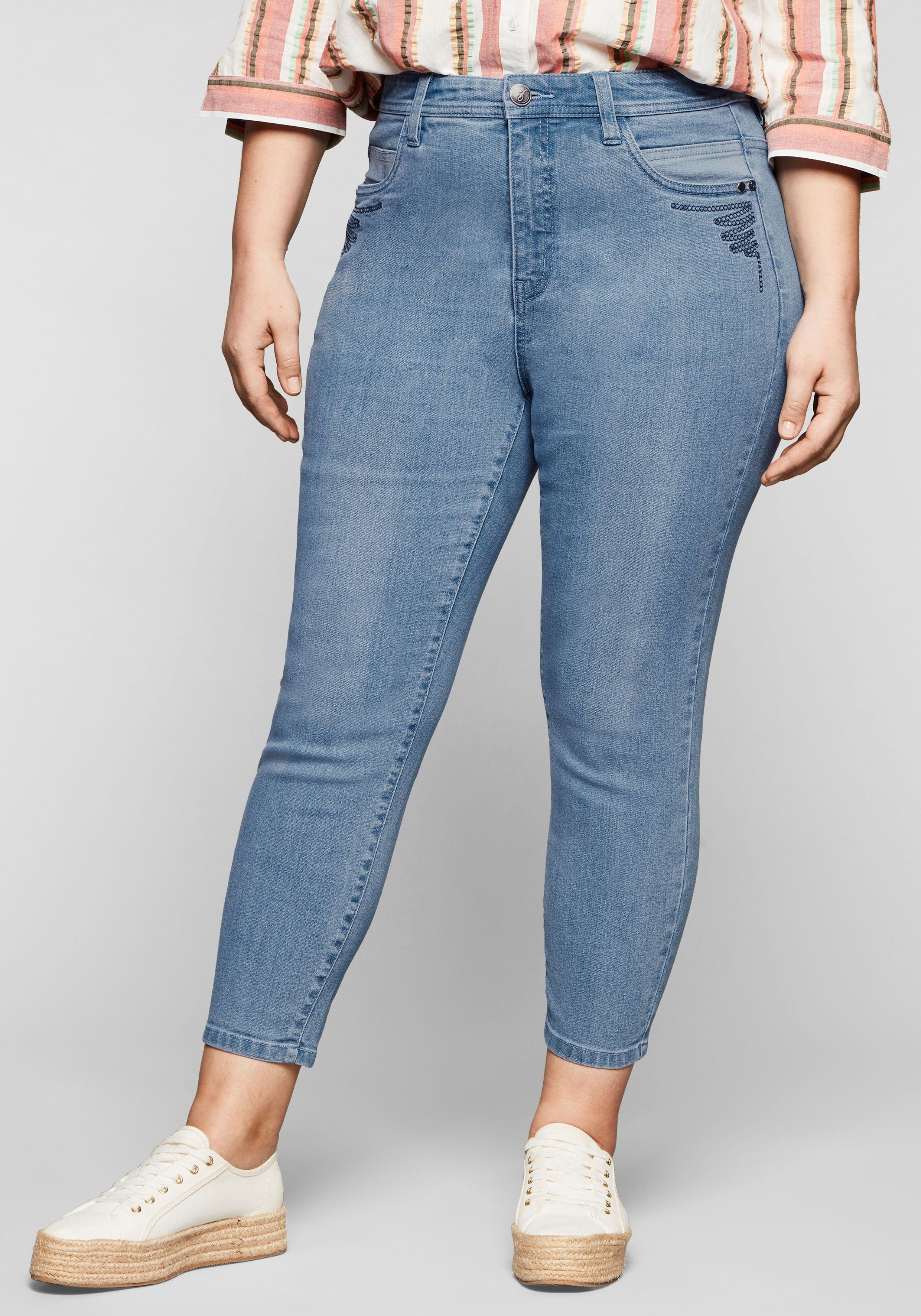 Skinny Jeans in 7/8-Länge, mit Stickerei vorn