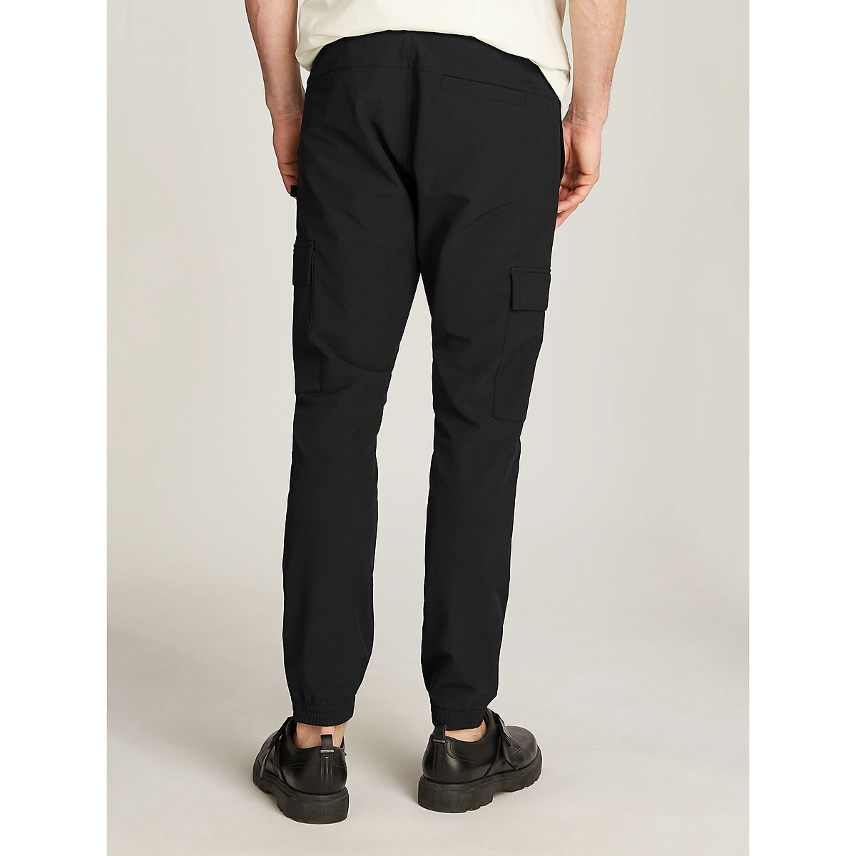 CALVIN KLEIN JEANS<br>Calça cargo skinny Técnica