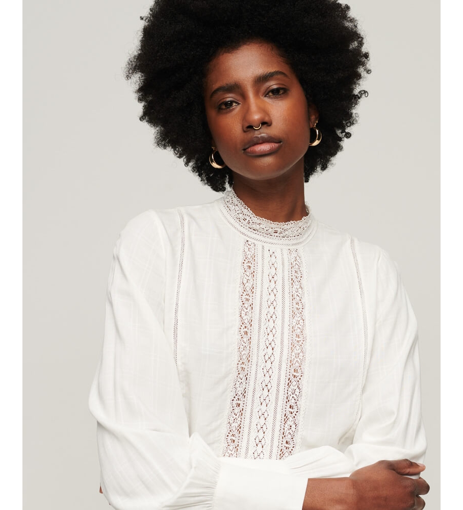 Blusa Superdry Studios em renda branca