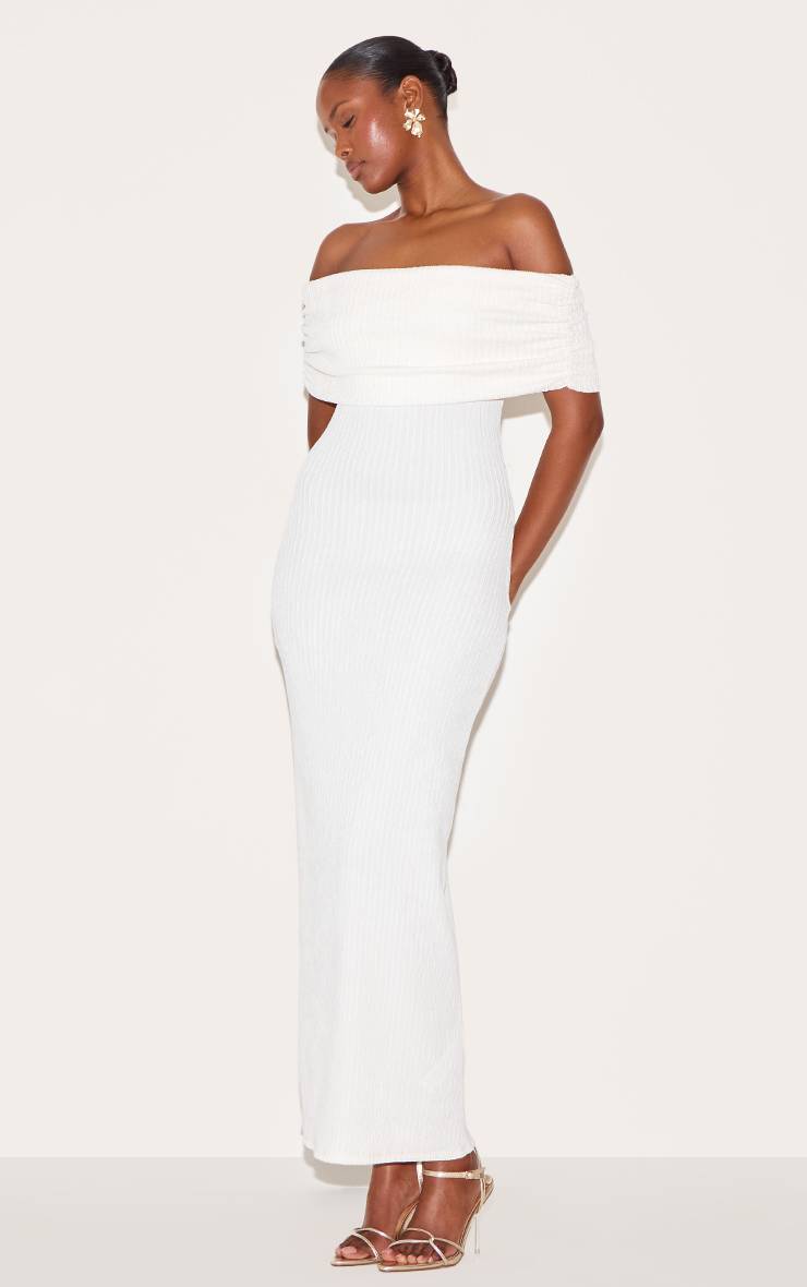 Crème Robe Longue Bardot Texturée À Revers Plié