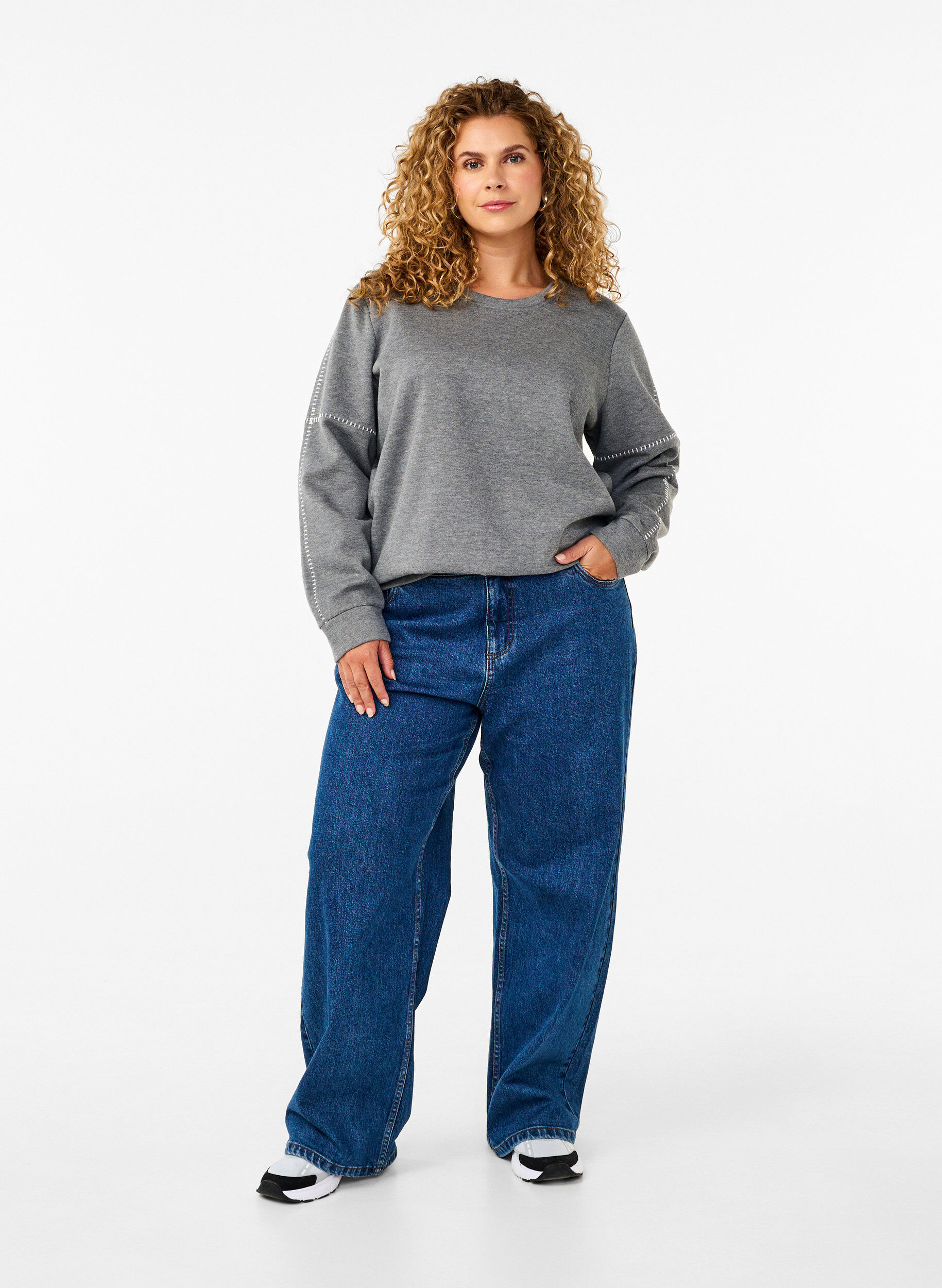 Sweatshirt med kontrastsyninger