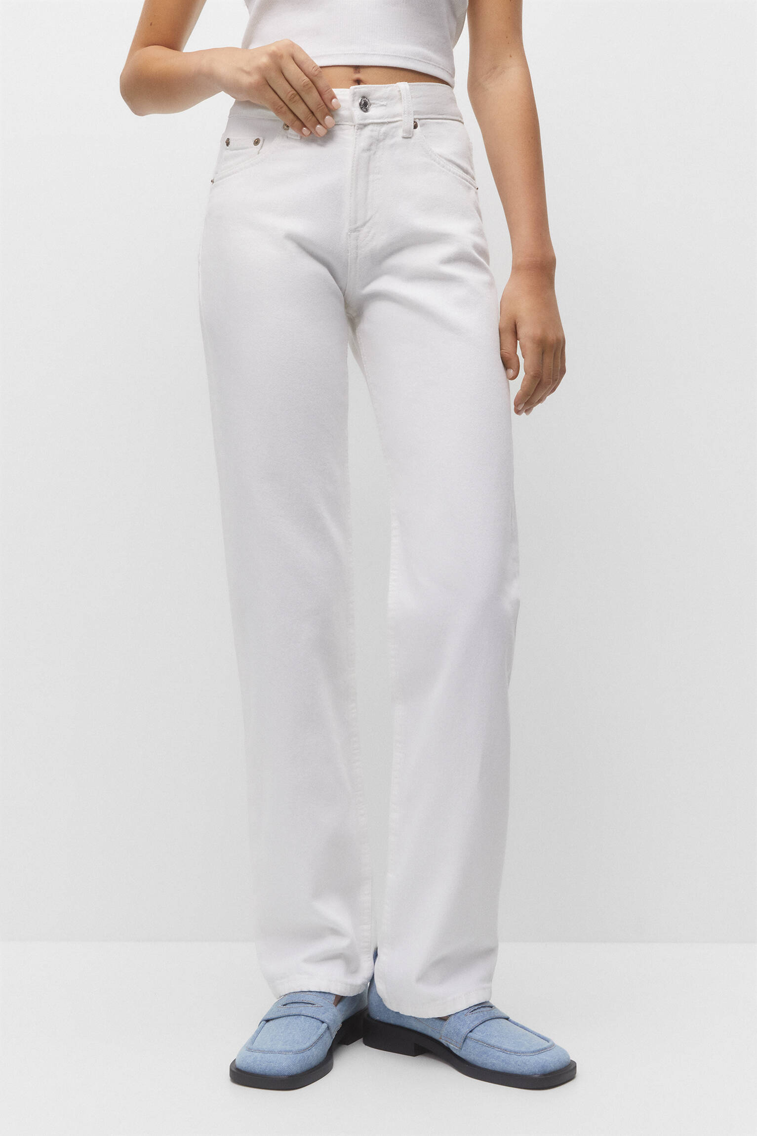 CALÇA JEANS RETA DE CINTURA MÉDIA - BRANCA