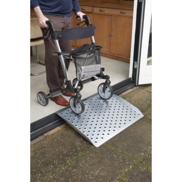 Secucare drempelhulp plus model 1 B=78 cm H 5-15 cm staal verzinkt
